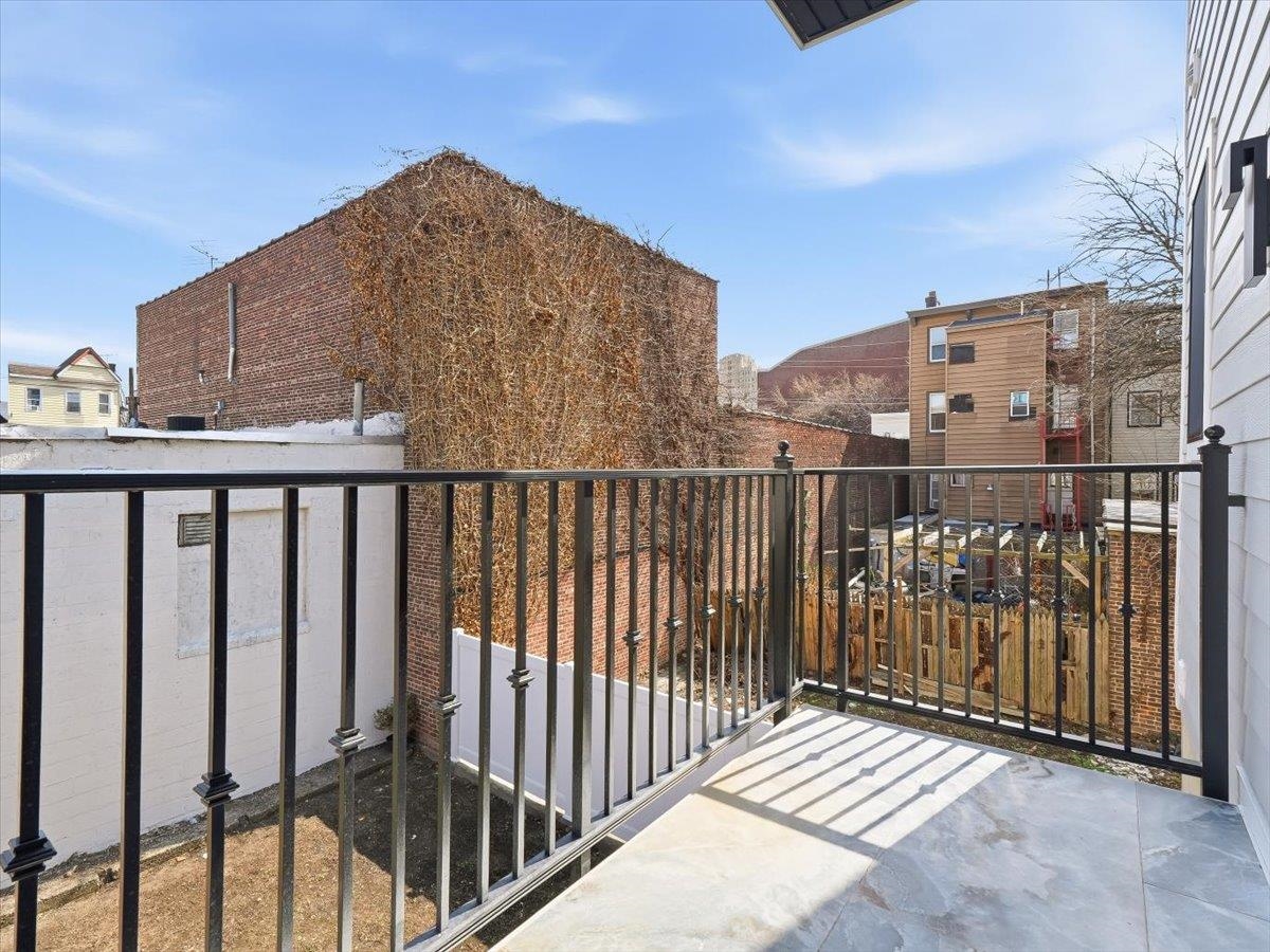 68 JORDAN AVE #2