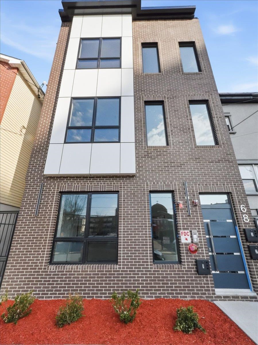 68 JORDAN AVE #2