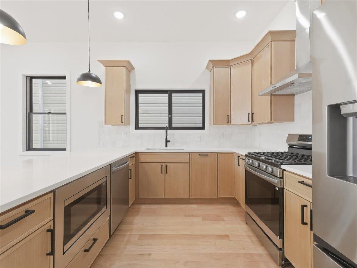 68 JORDAN AVE #2