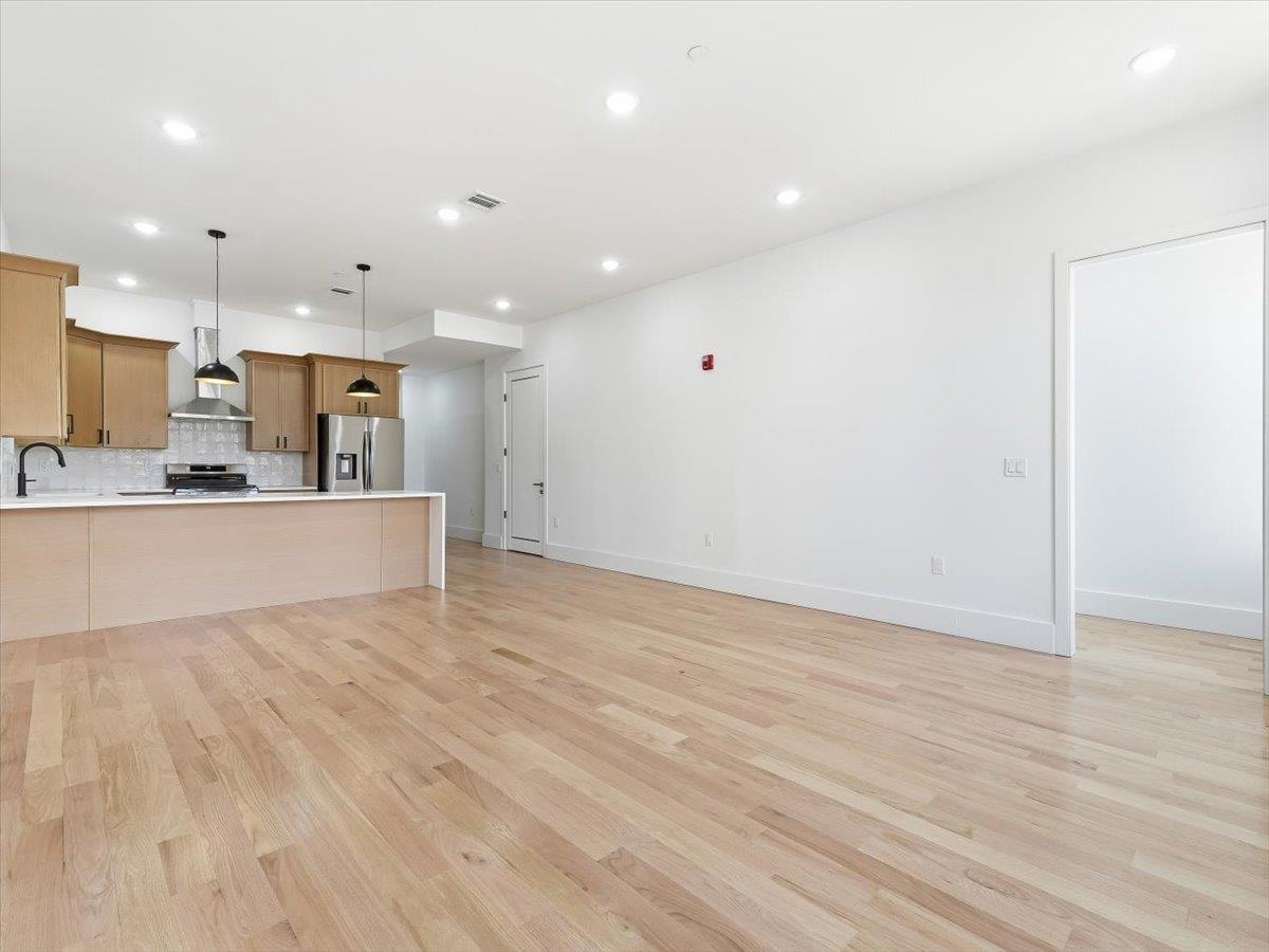 68 JORDAN AVE #2
