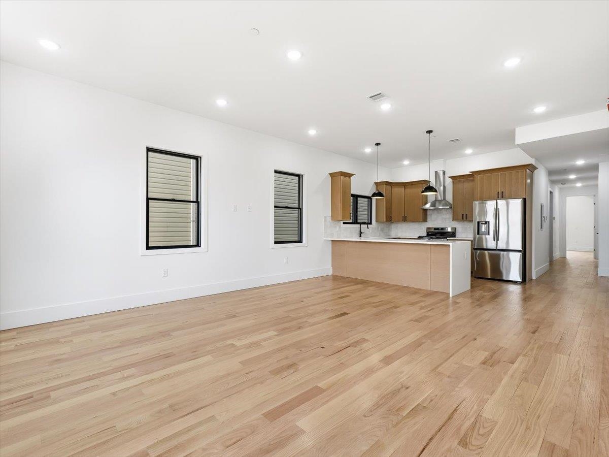 68 JORDAN AVE #2