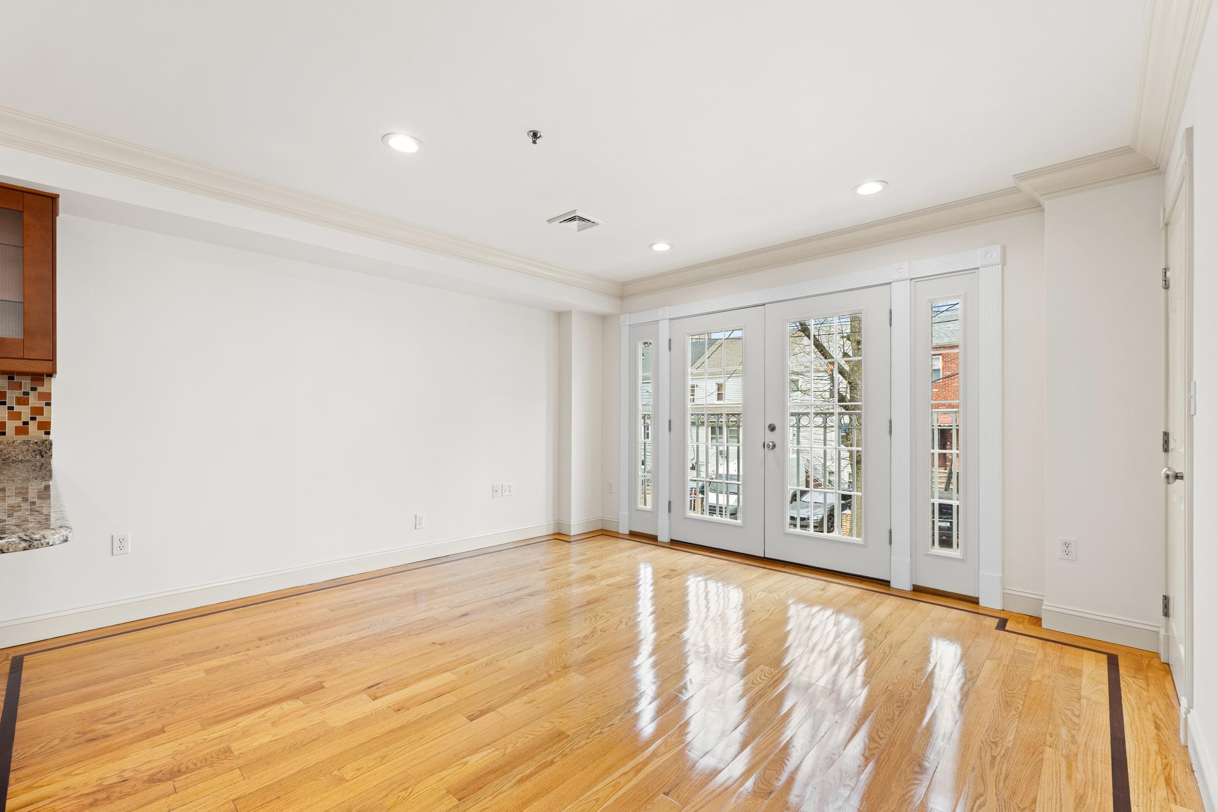 317 11TH ST - Photo 4
