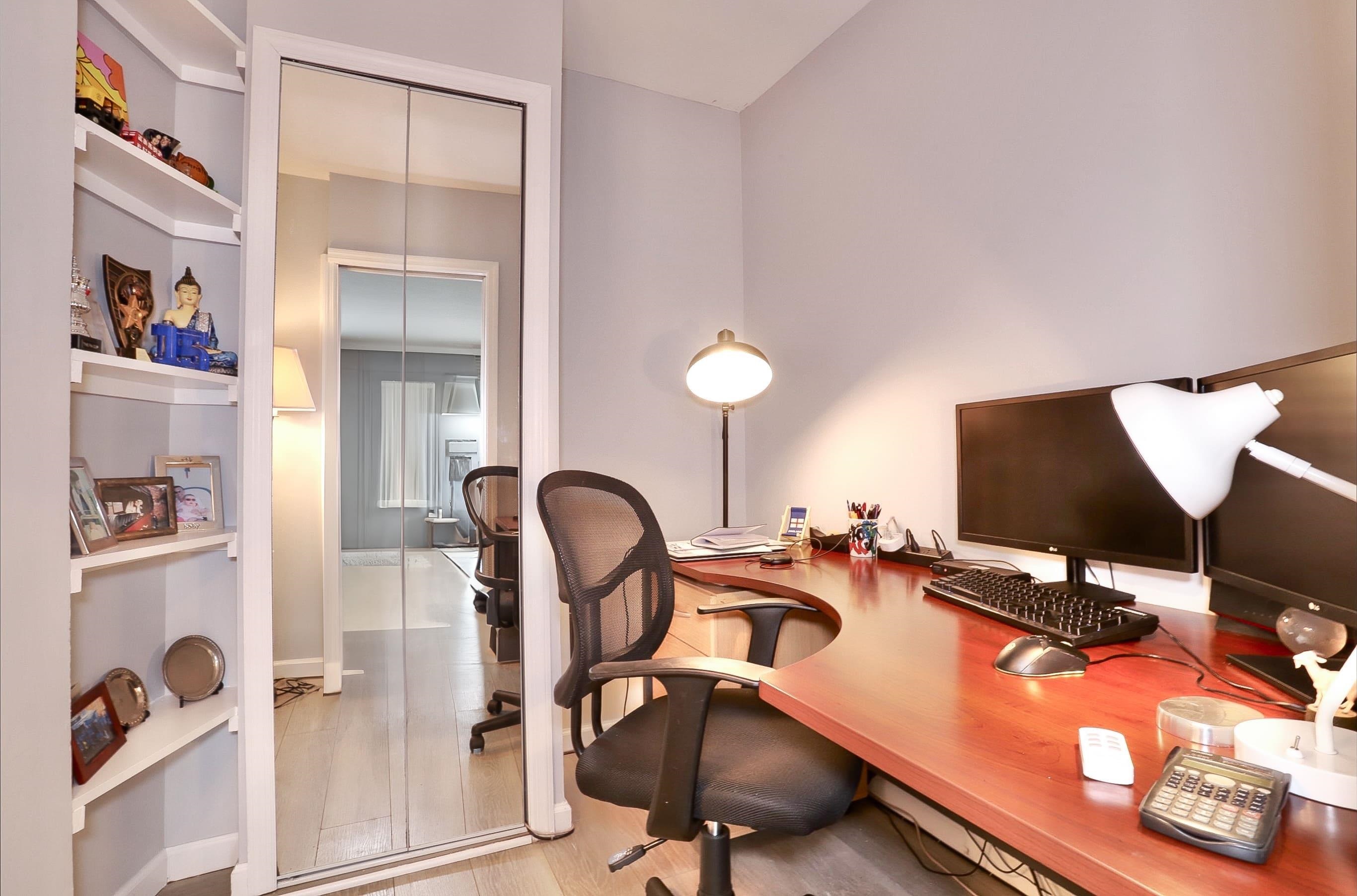 100 MANHATTAN AVE - Photo 4