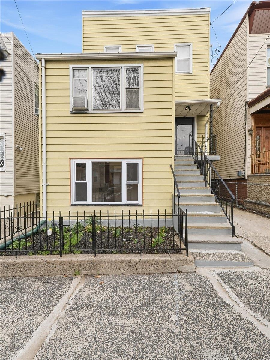 110 GRACE ST