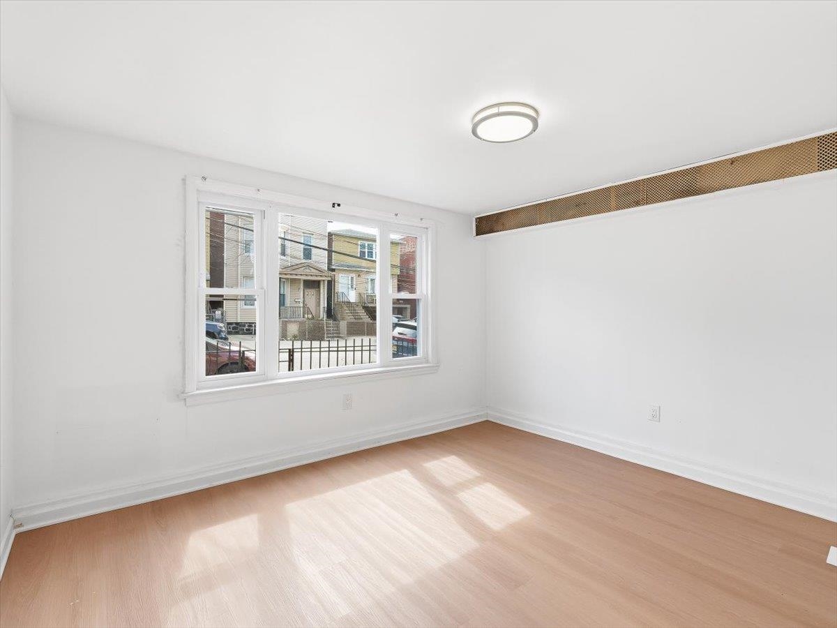 110 GRACE ST