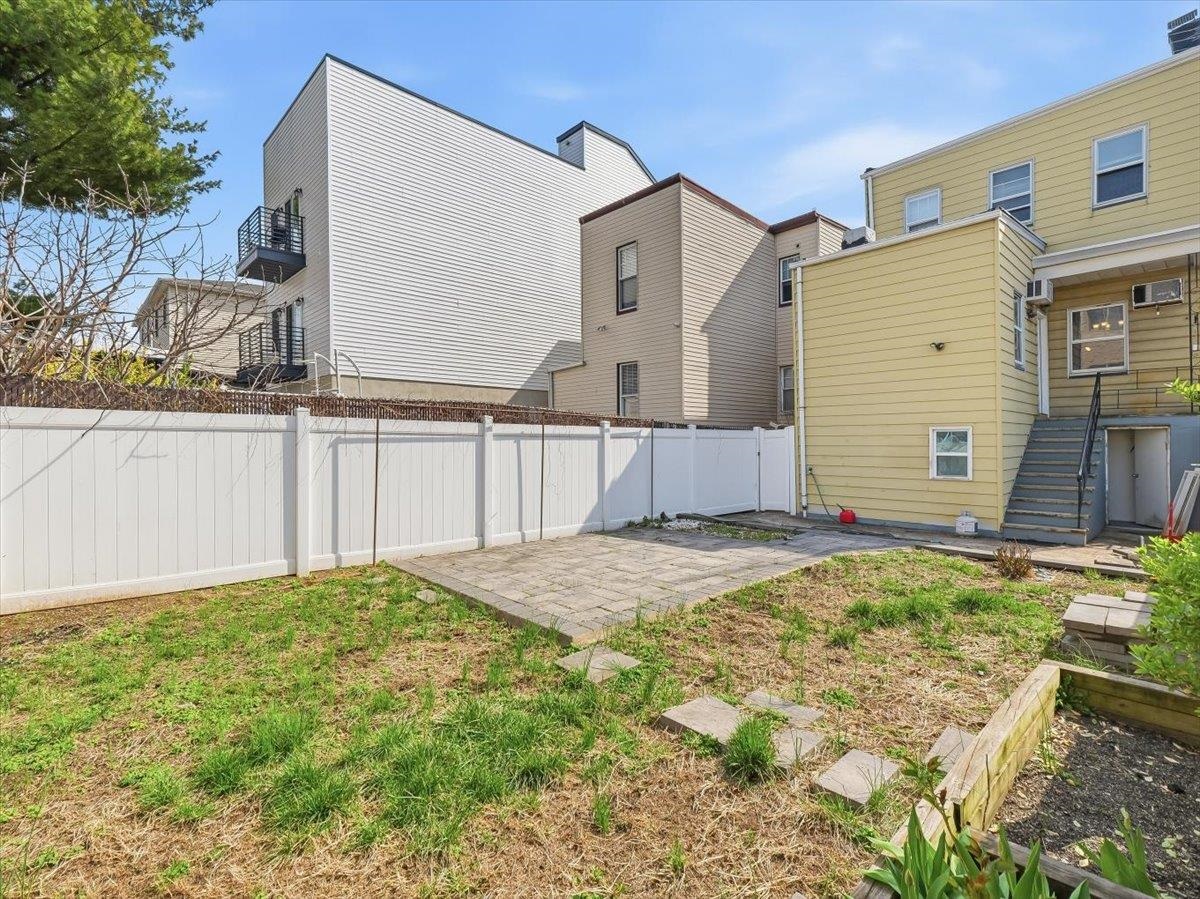 110 GRACE ST