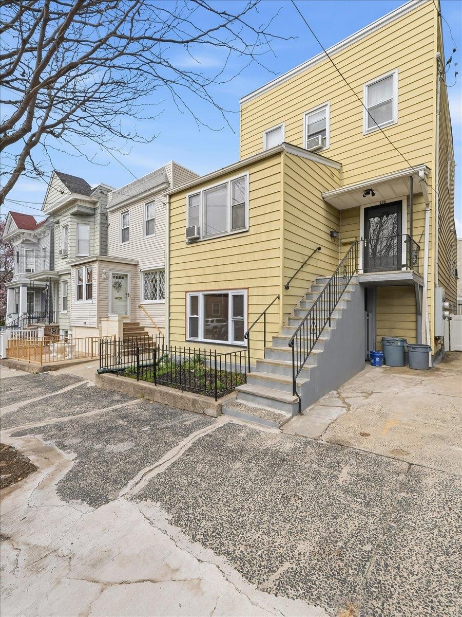 110 GRACE ST