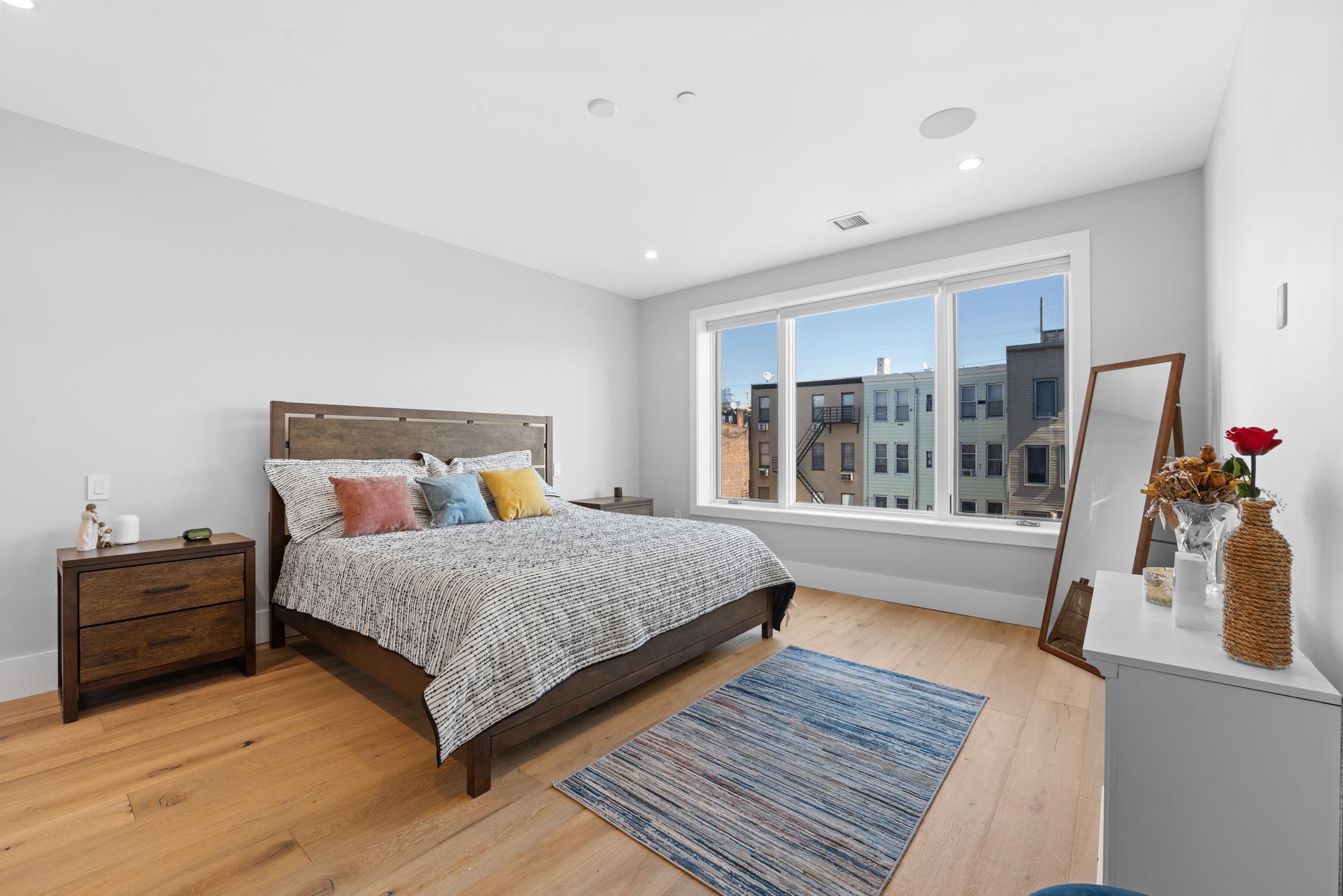 411 MONROE ST #2