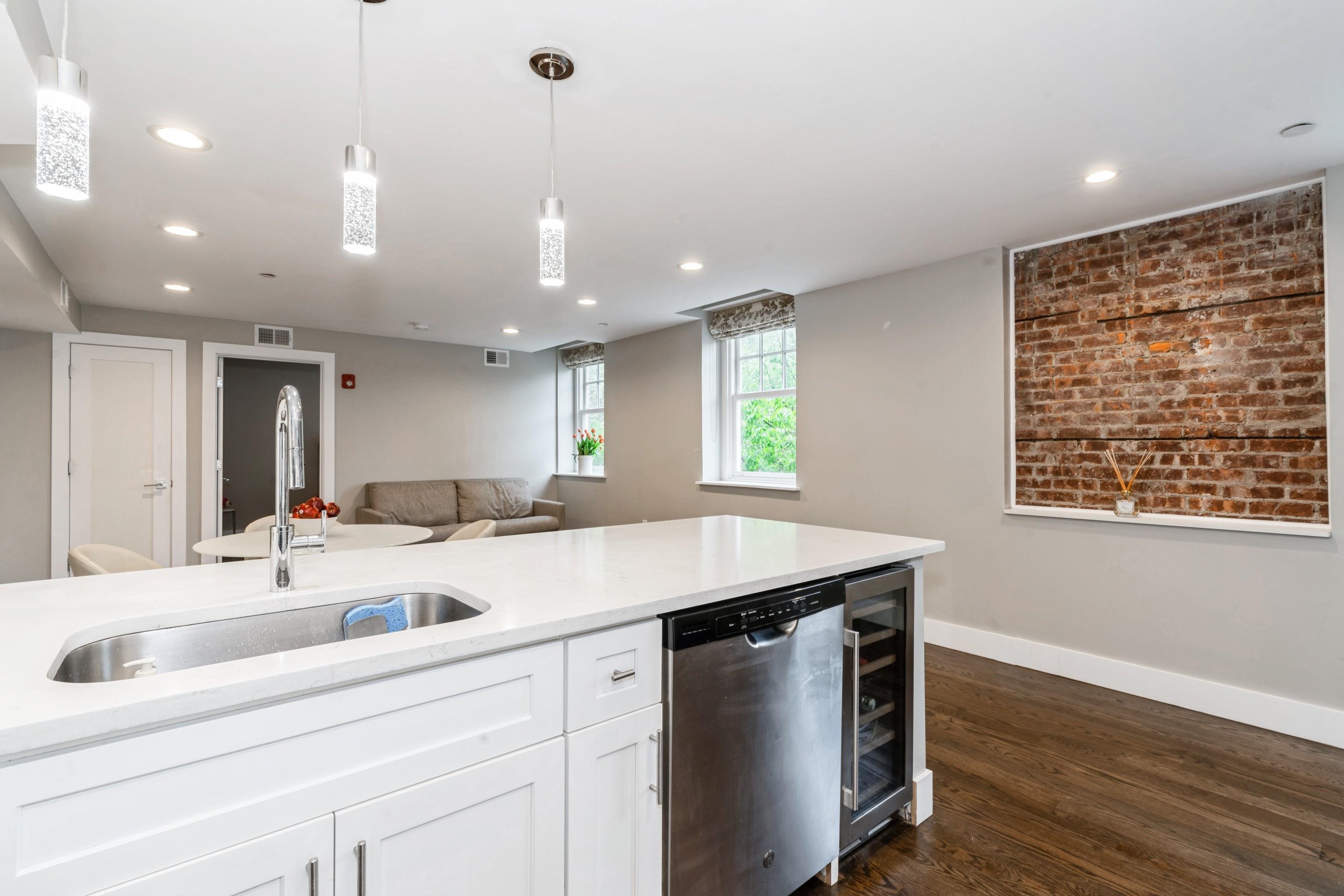 126 DELAWARE AVE #A10