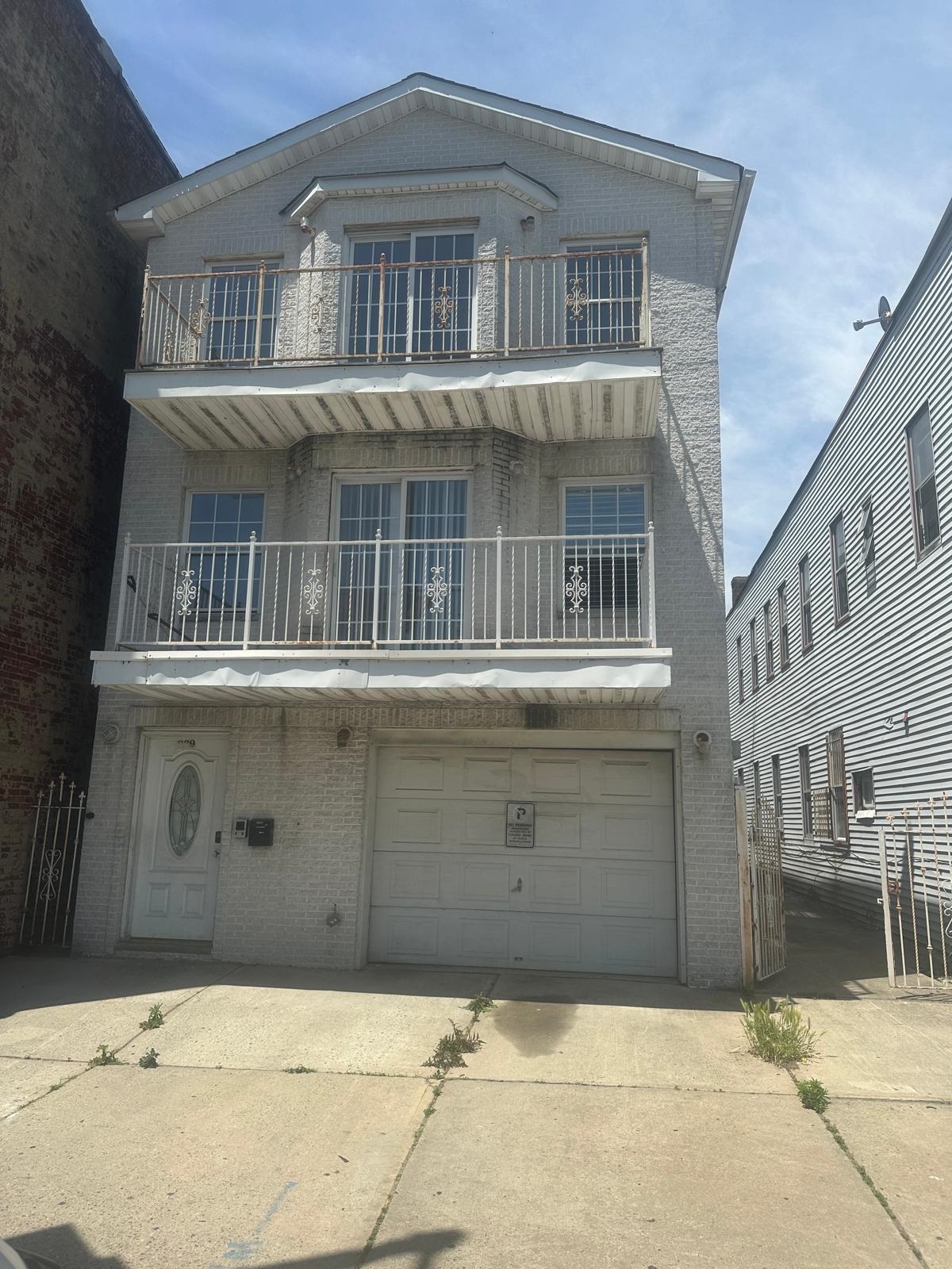 339 OCEAN AVE