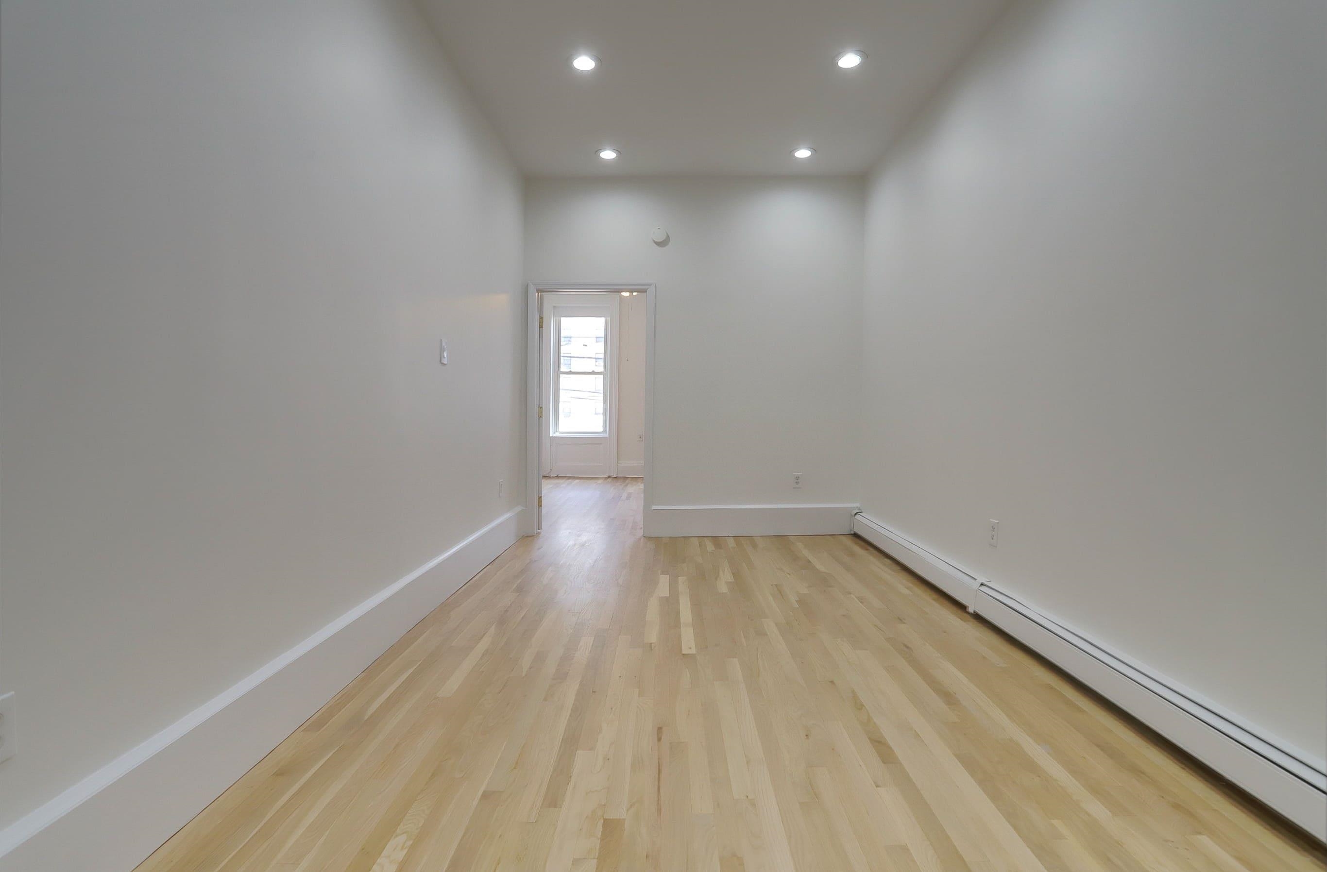 402 GRAND ST #202