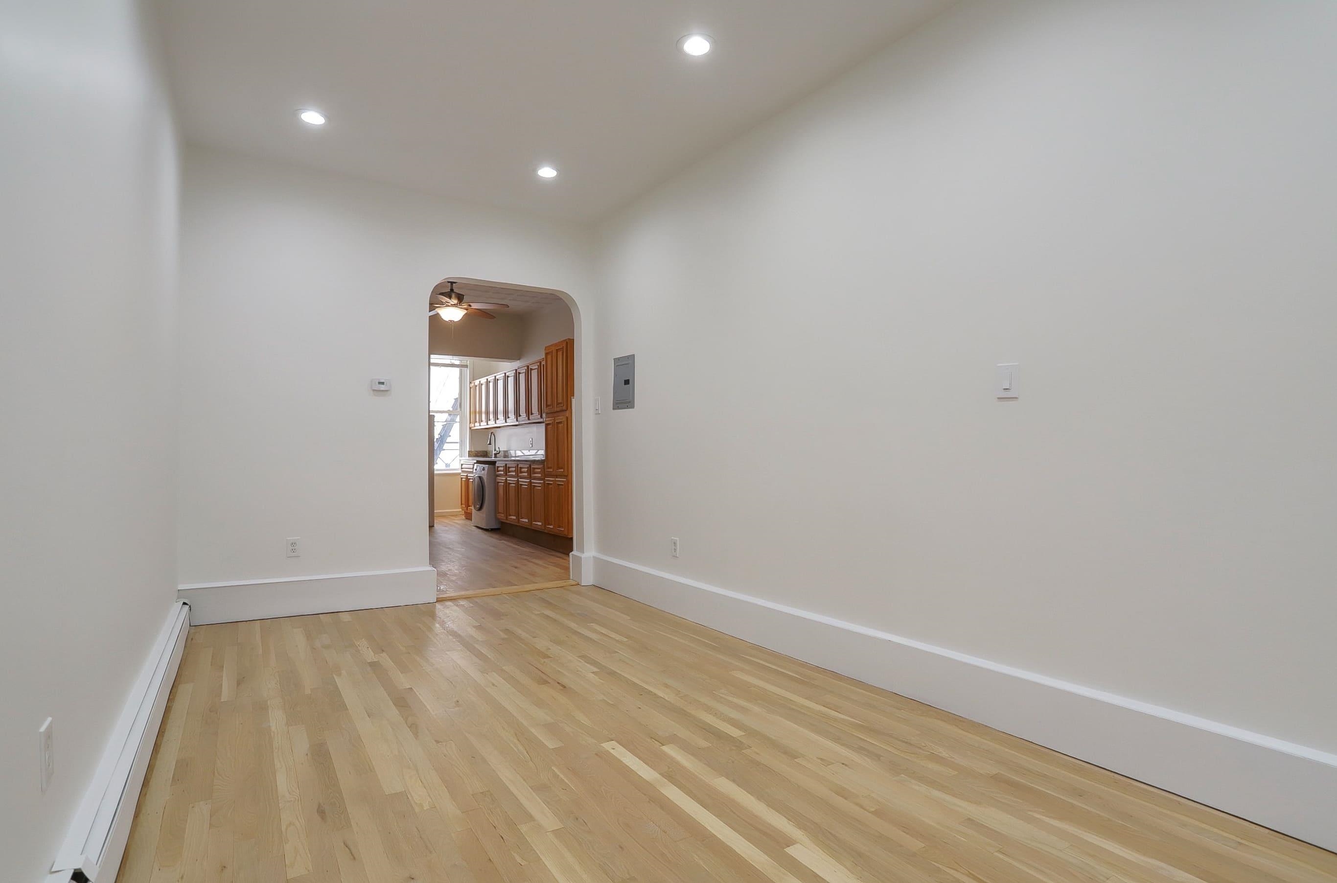 402 GRAND ST #202