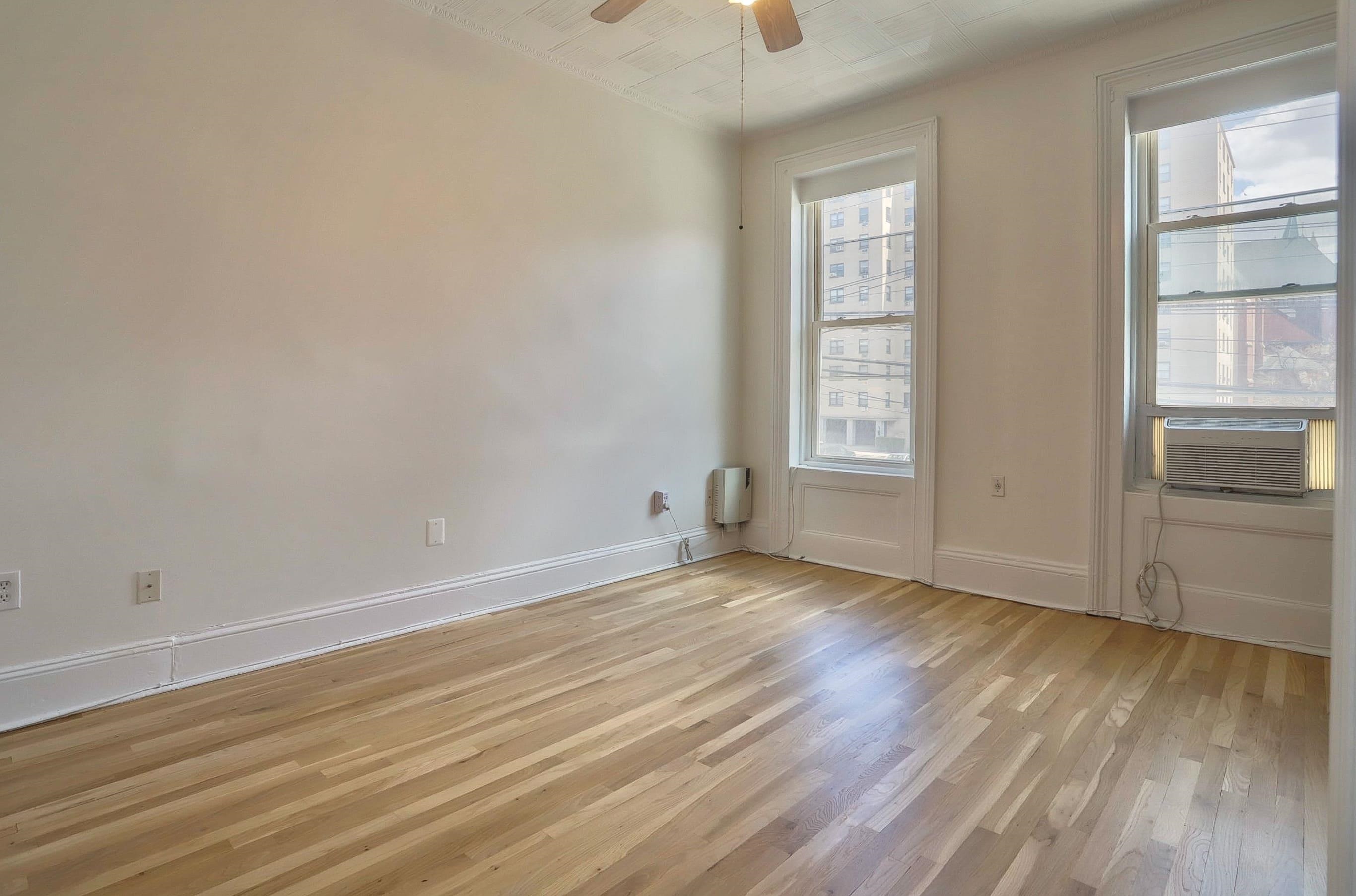 402 GRAND ST #202