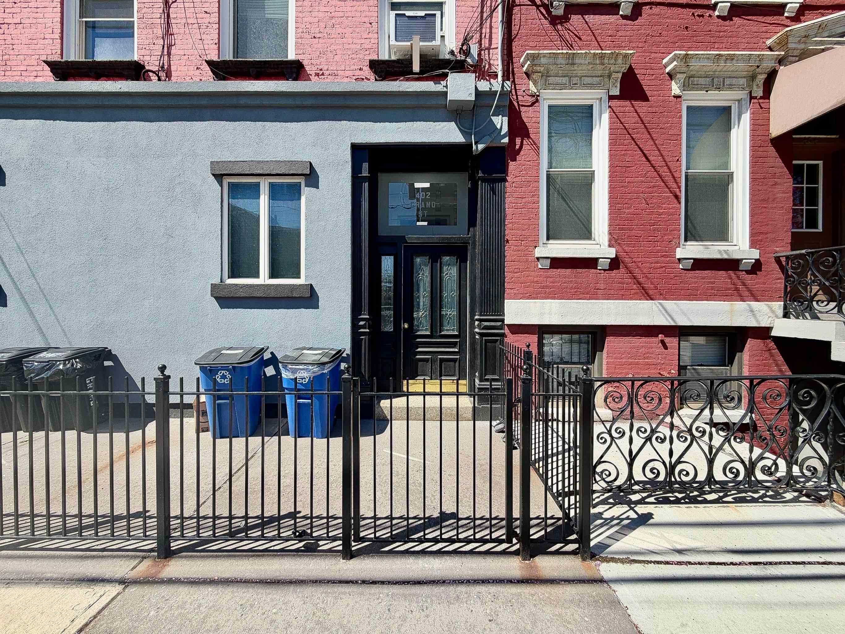 402 GRAND ST #202