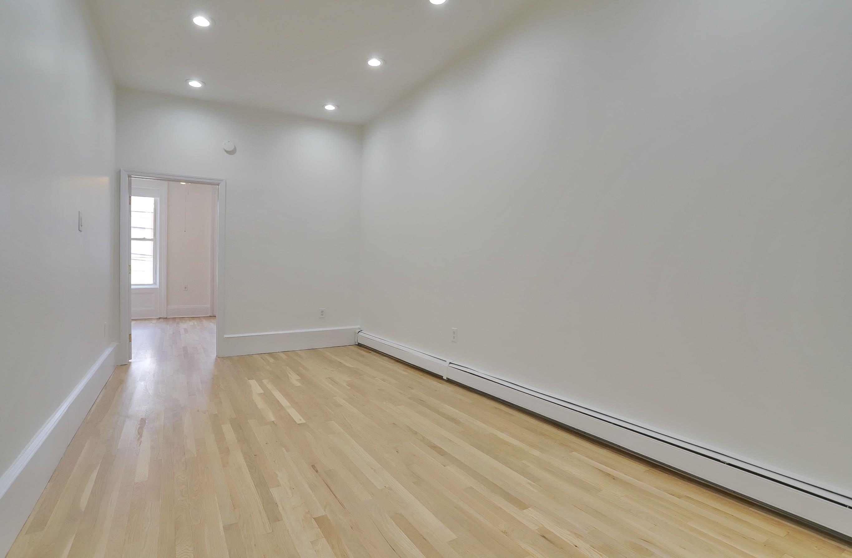 402 GRAND ST #202