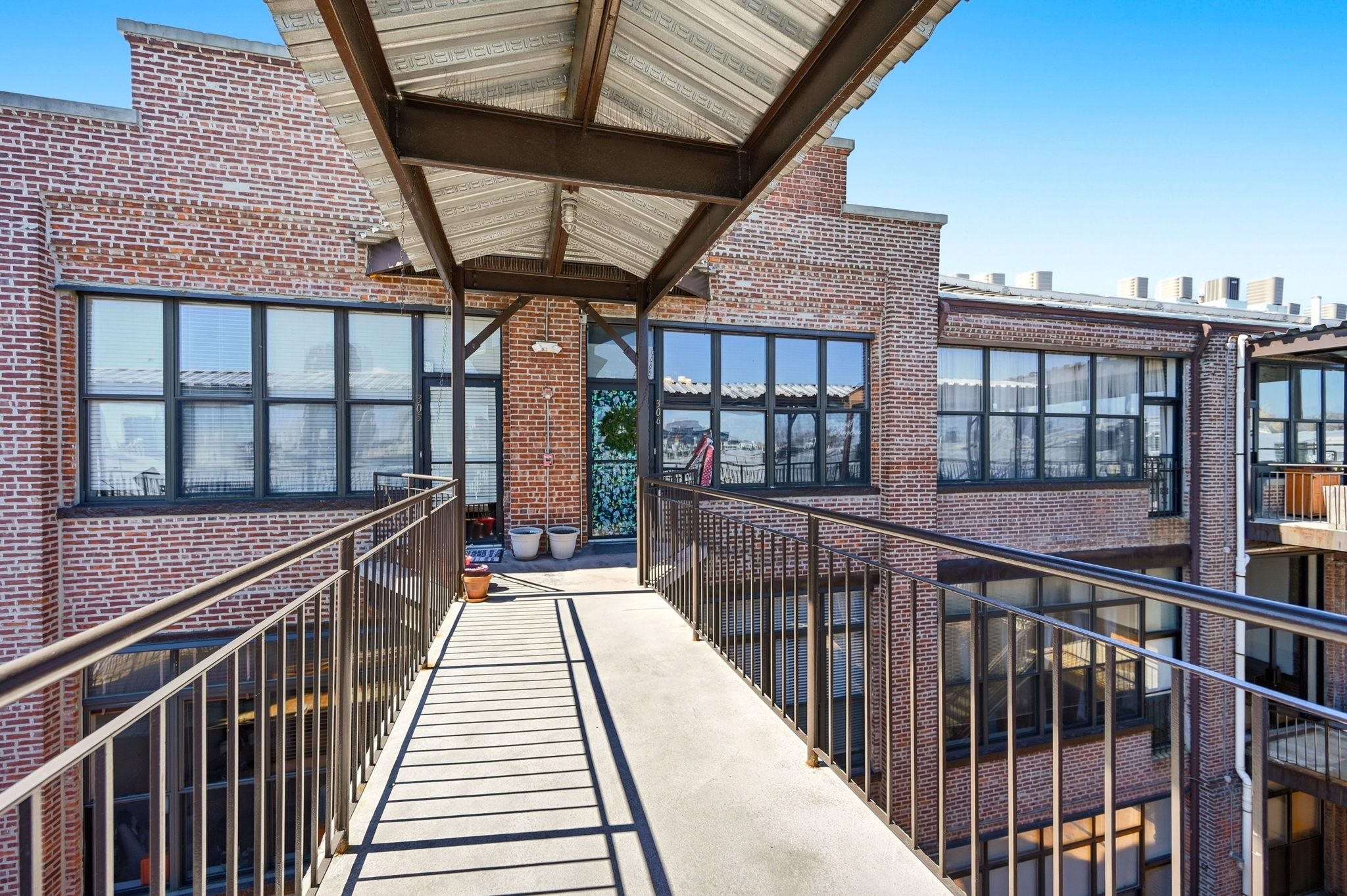 300 COMMUNIPAW AVE #306