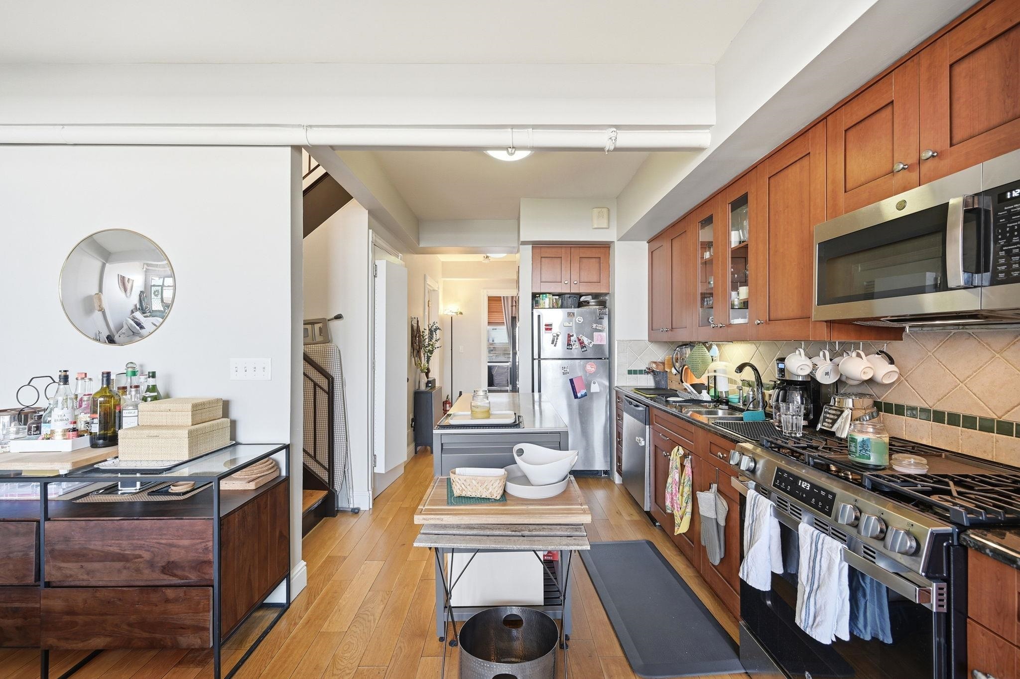 300 COMMUNIPAW AVE #306