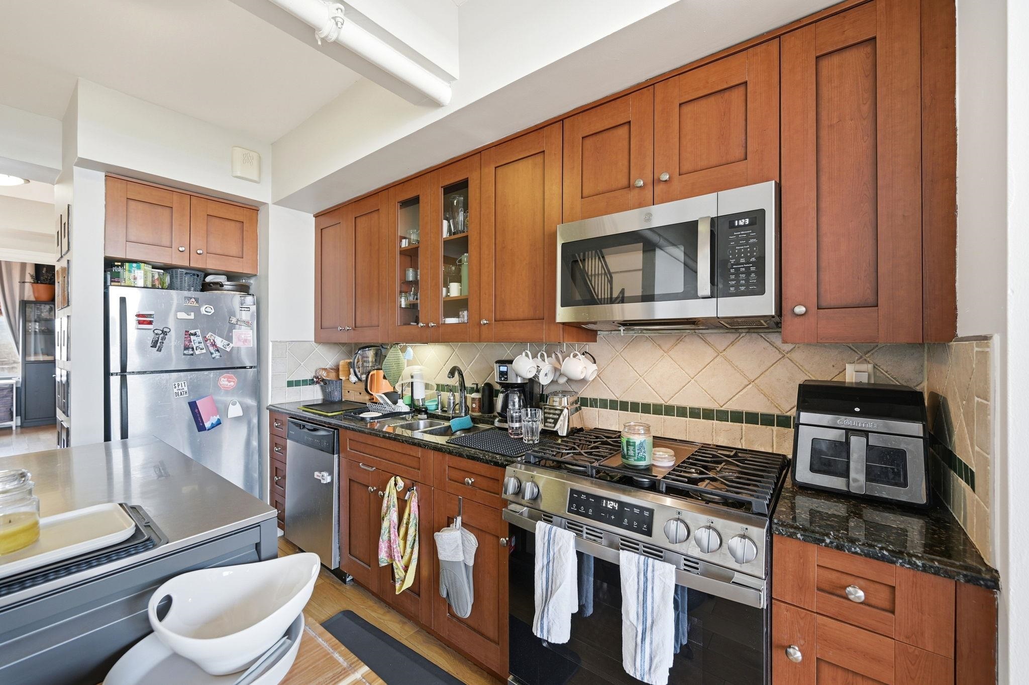 300 COMMUNIPAW AVE #306