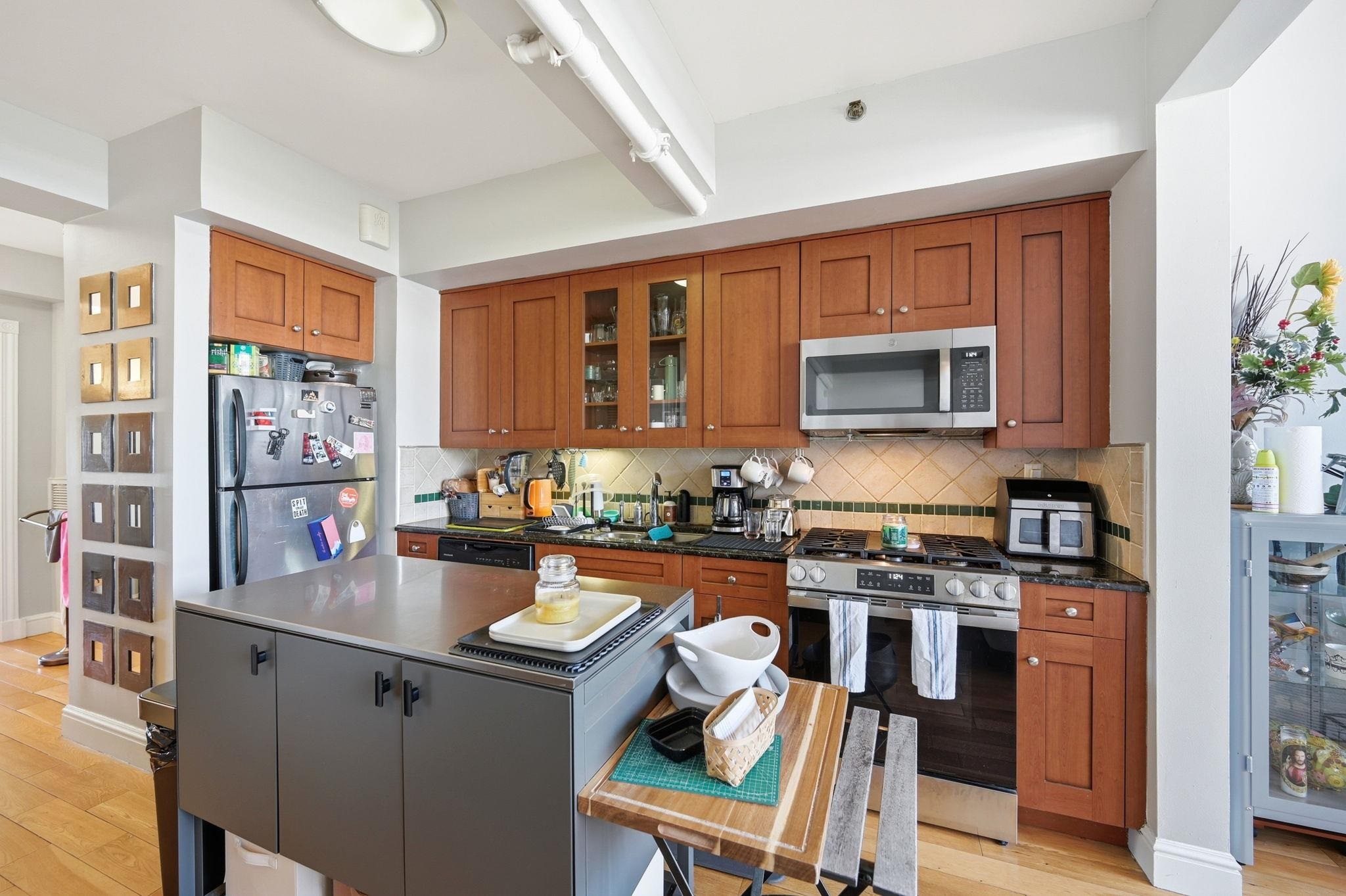 300 COMMUNIPAW AVE #306