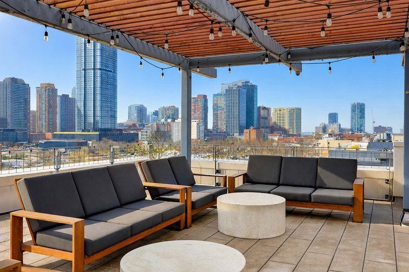 232 PAVONIA AVE #312