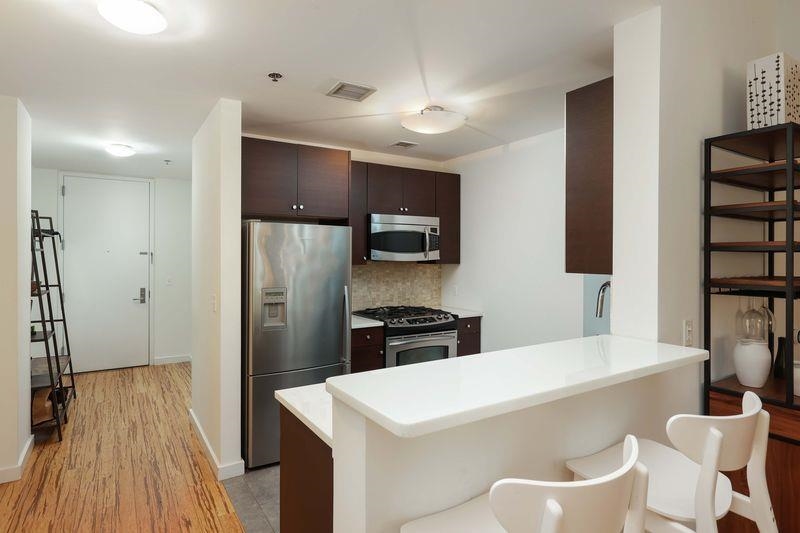 232 PAVONIA AVE #312