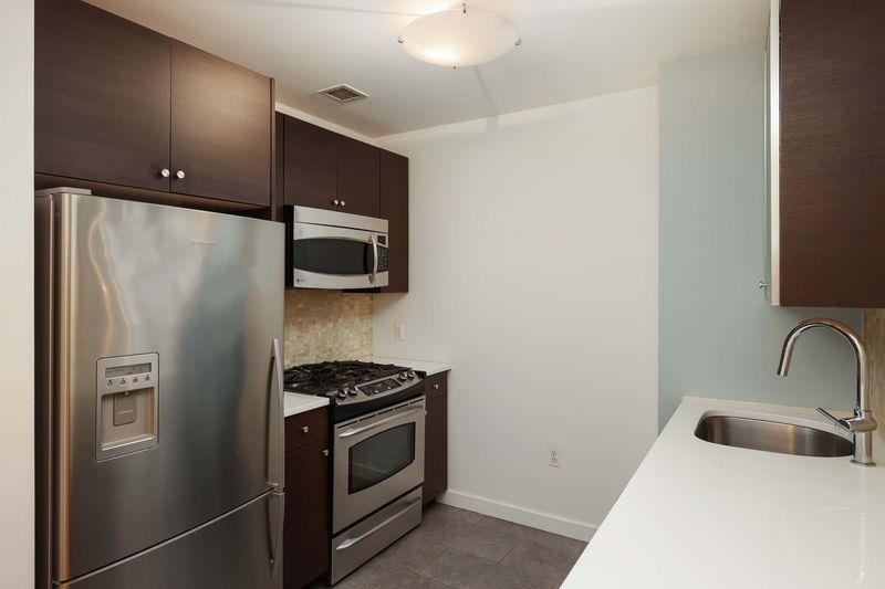 232 PAVONIA AVE #312