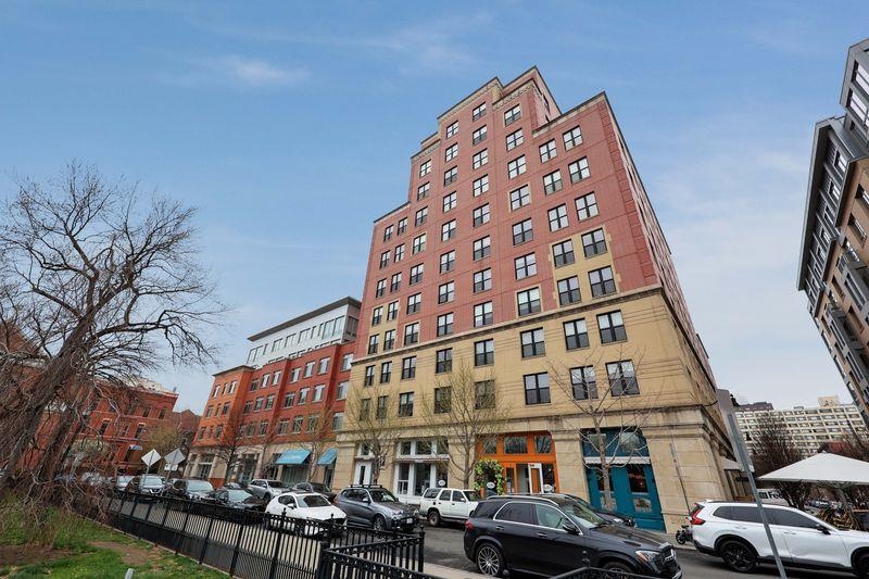 232 PAVONIA AVE #312