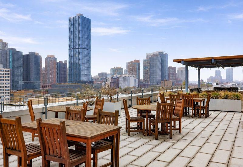 232 PAVONIA AVE #312