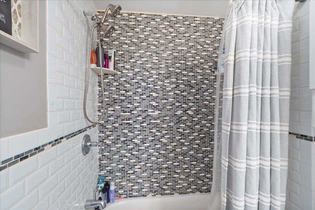 252 GRACE AVE