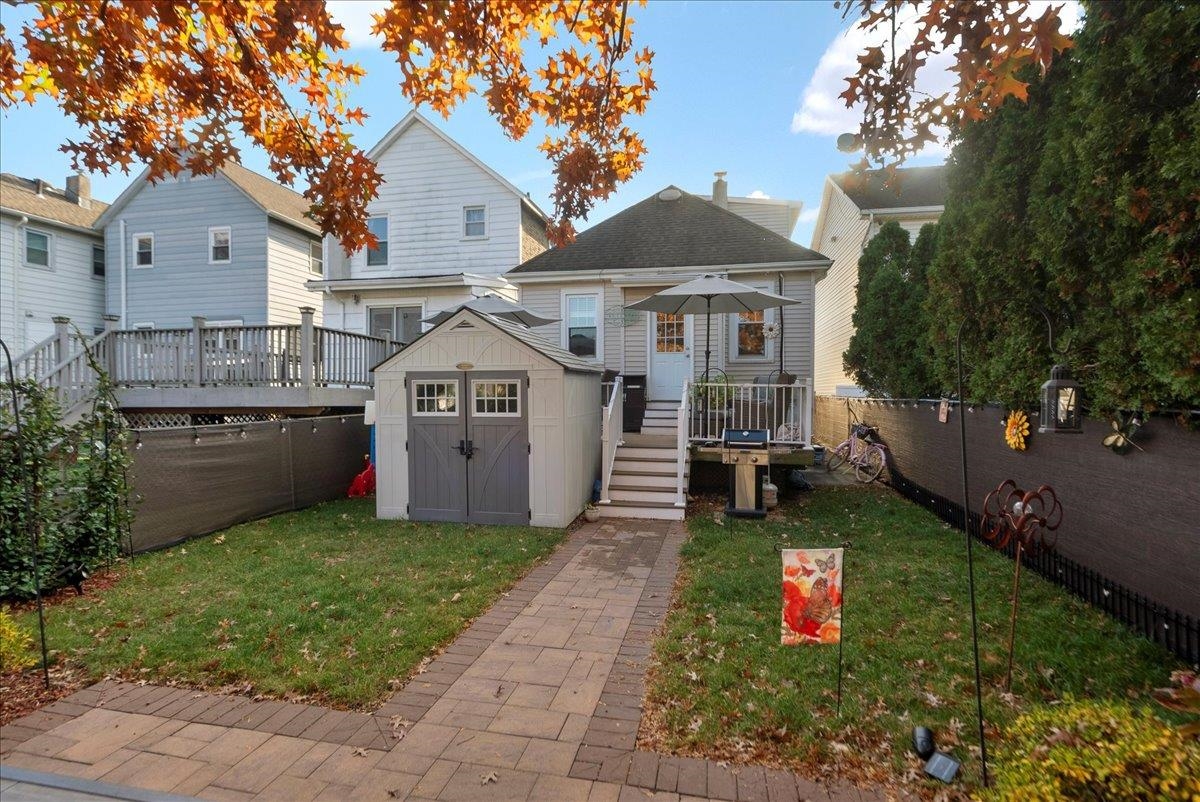 252 GRACE AVE