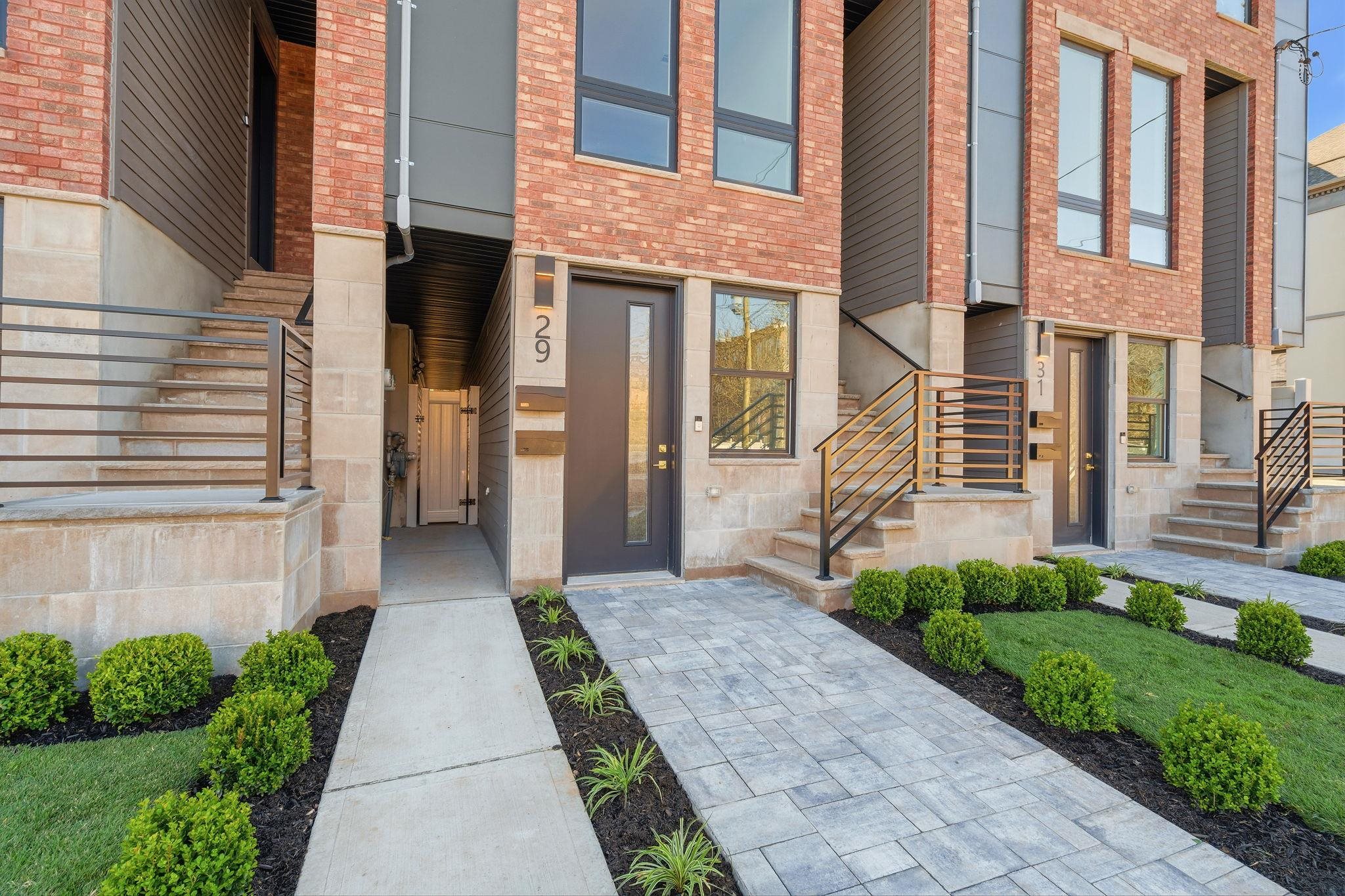 29 CLINTON AVE - Photo 1