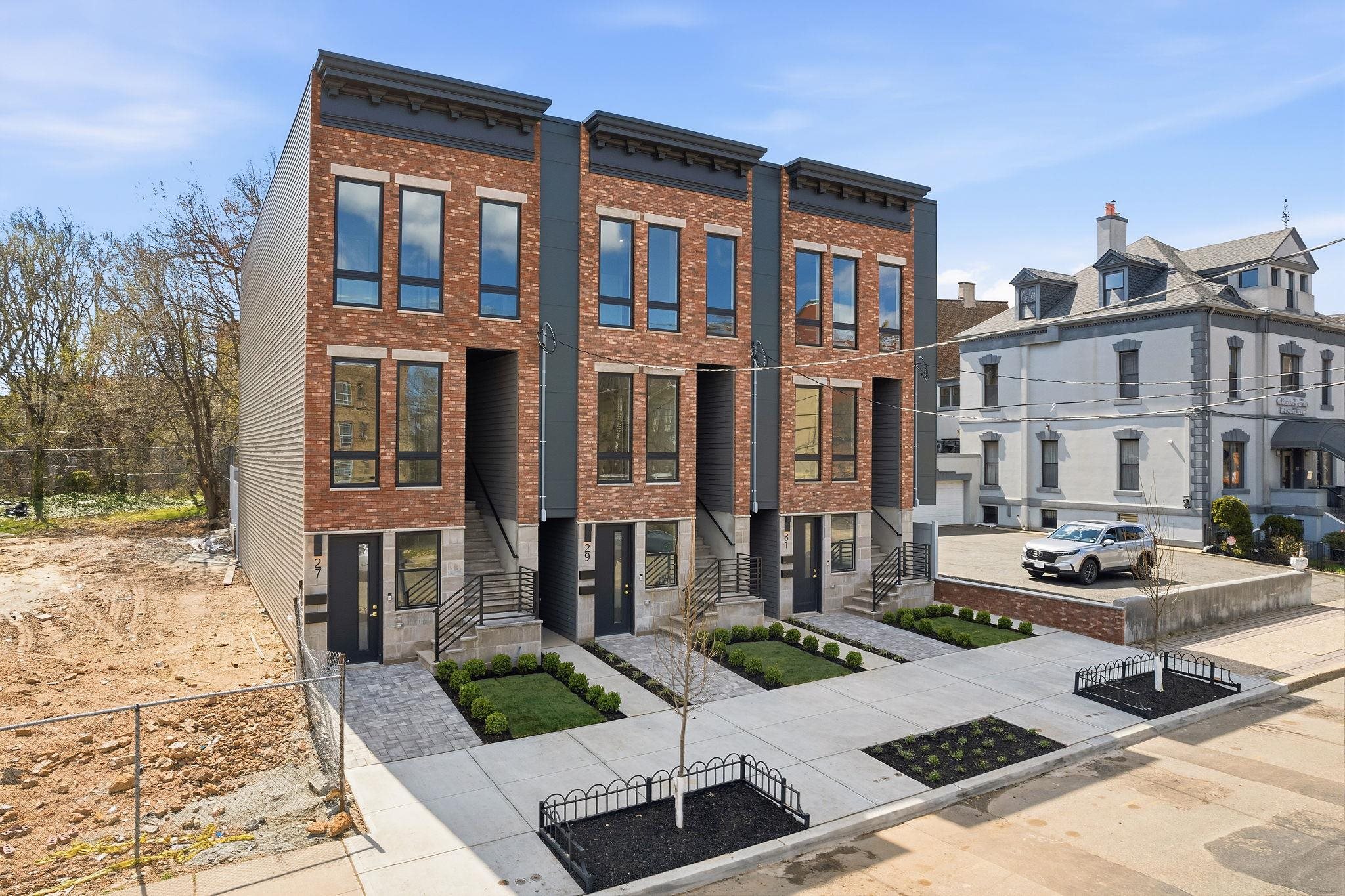 29 CLINTON AVE #1