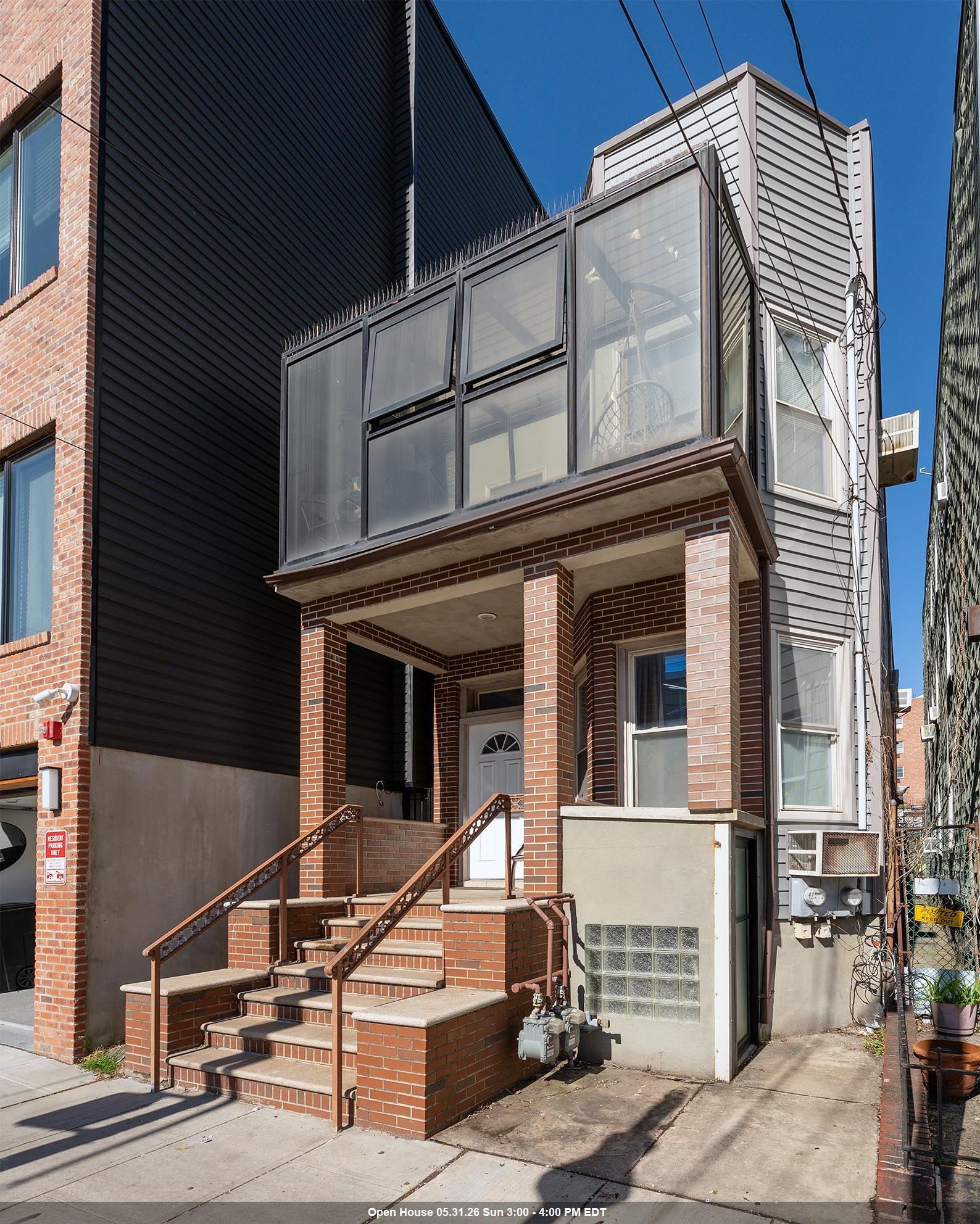 1709 PALISADE AVE - Photo 1