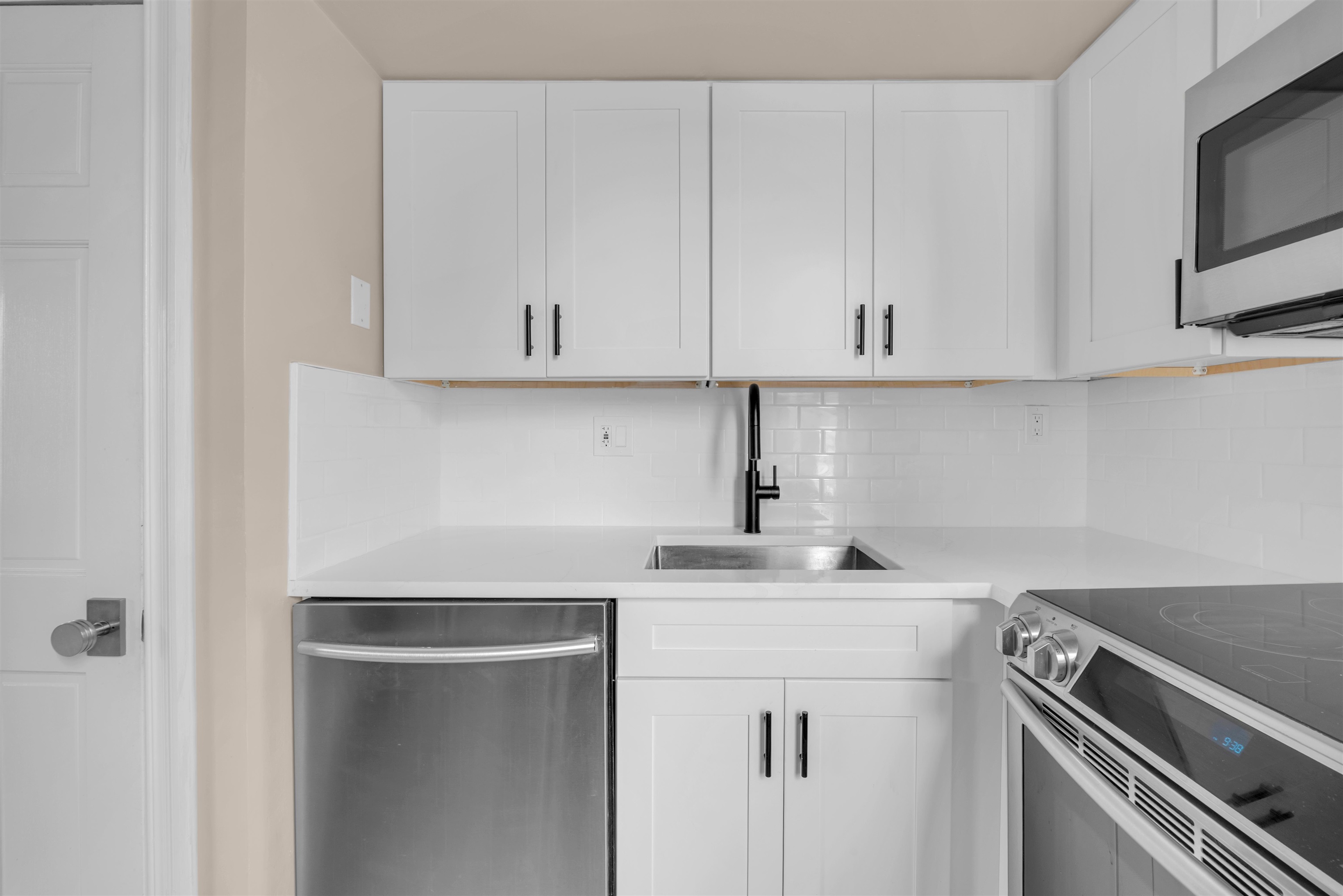 6816 BELLEVUE AVE #3A