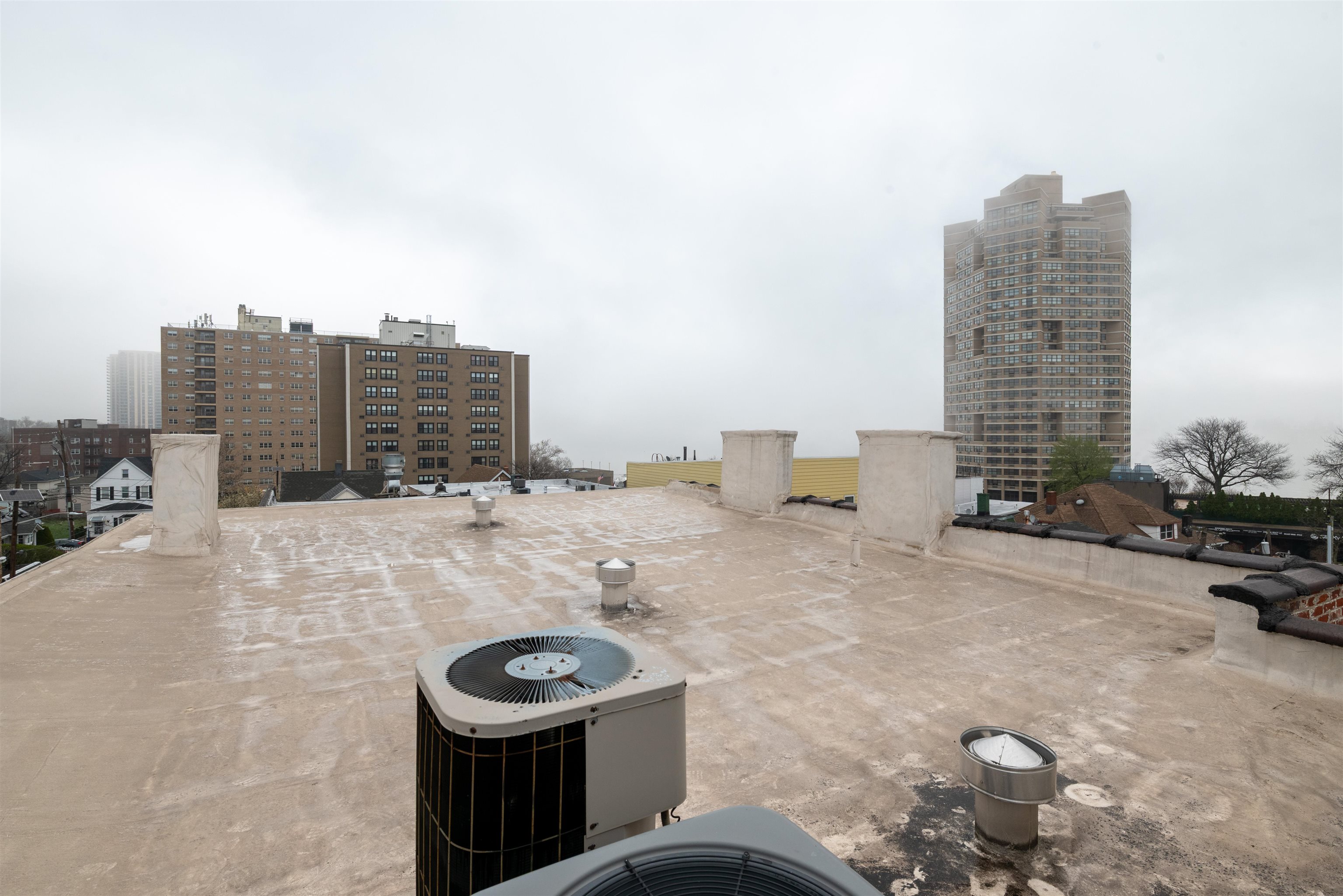 6816 BELLEVUE AVE #3A