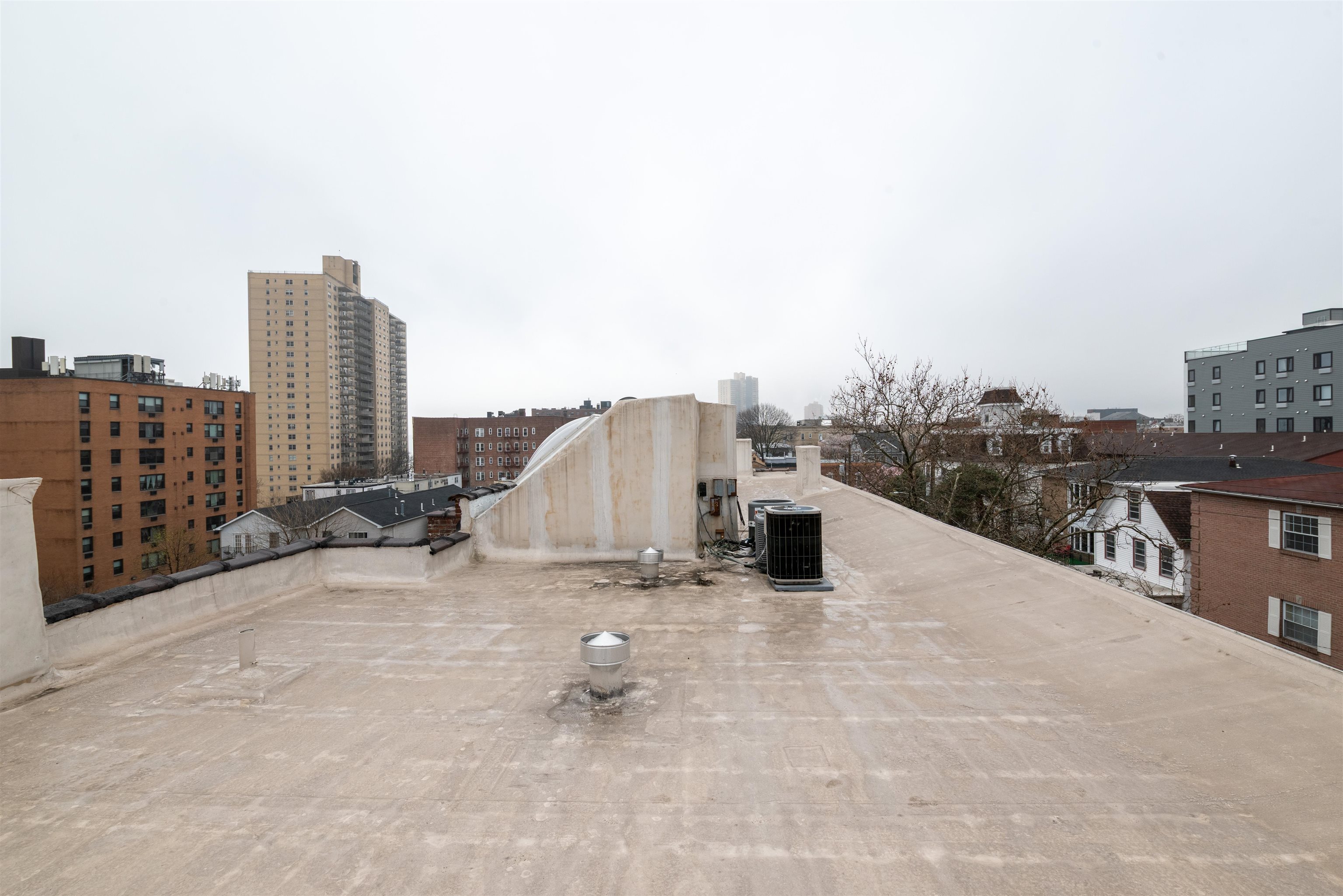 6816 BELLEVUE AVE #3A
