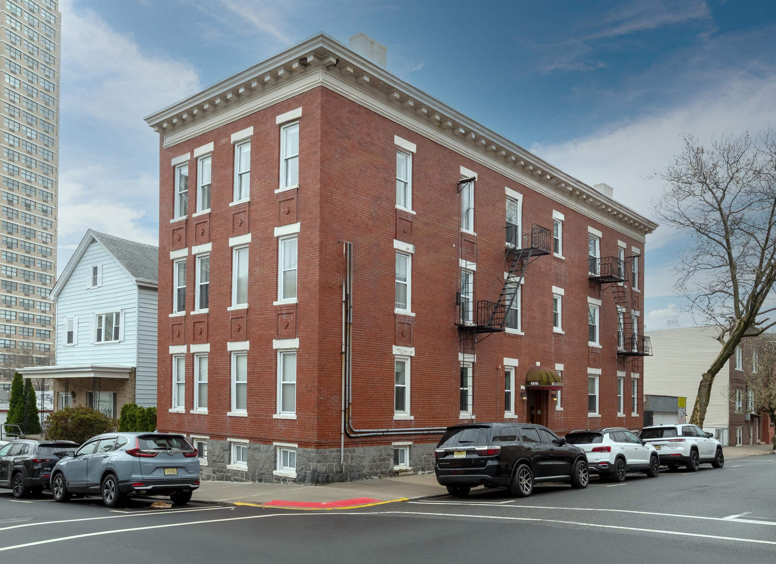 6816 BELLEVUE AVE #3A