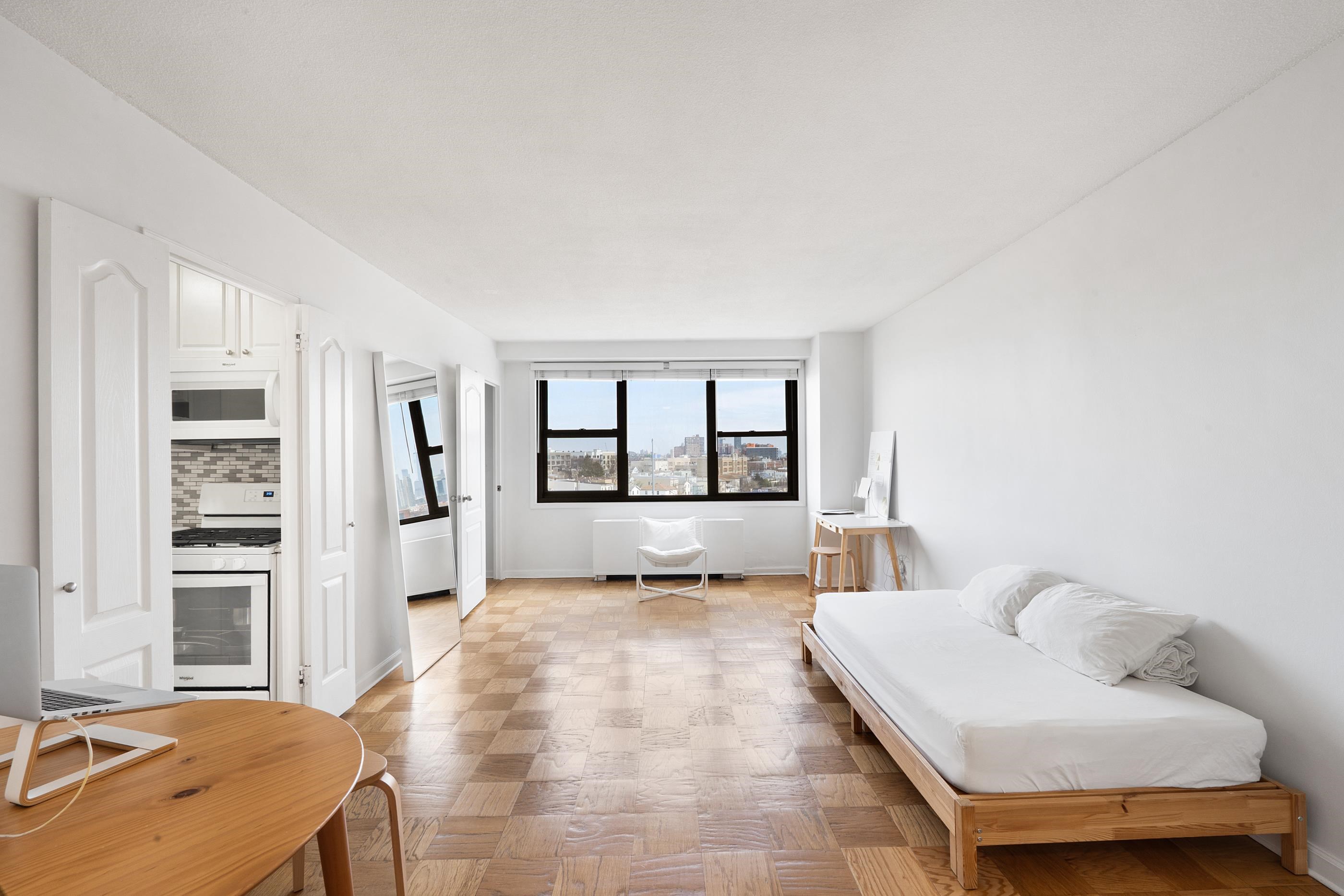 201 ST PAULS AVE #7B