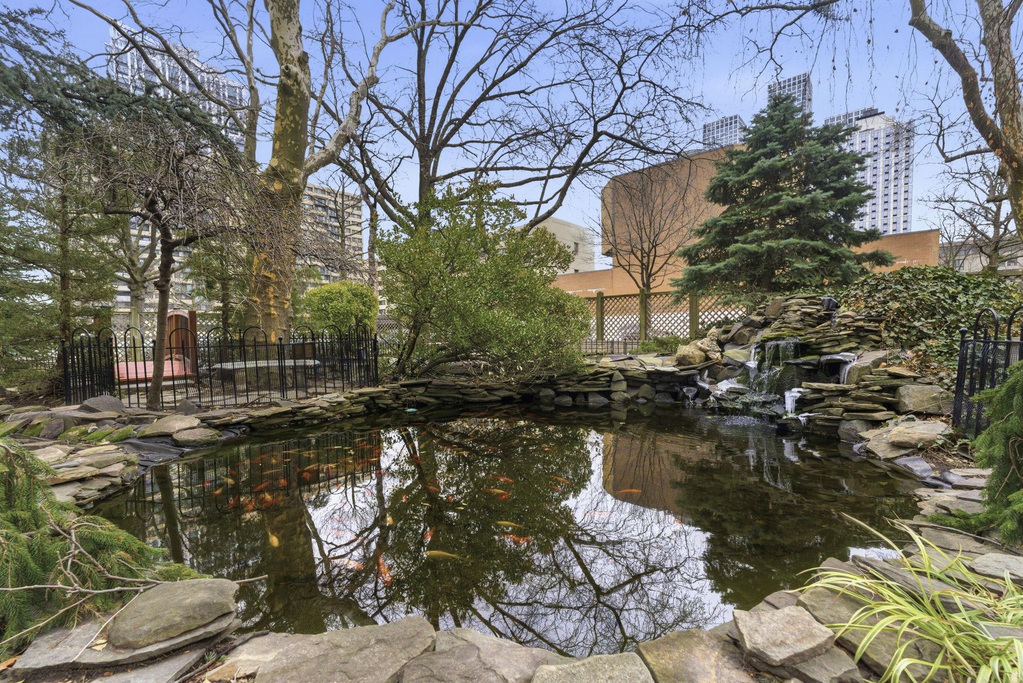 201 ST PAULS AVE #7B