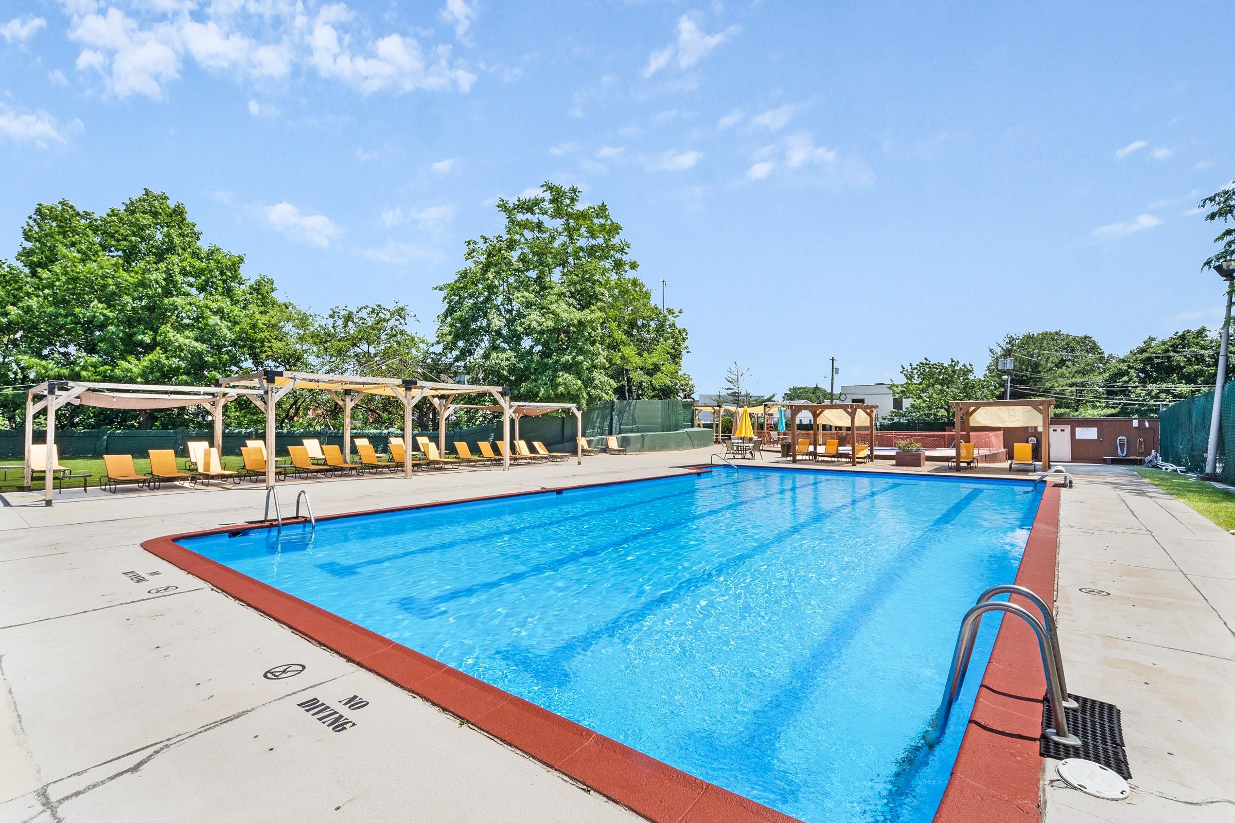 201 ST PAULS AVE #7B