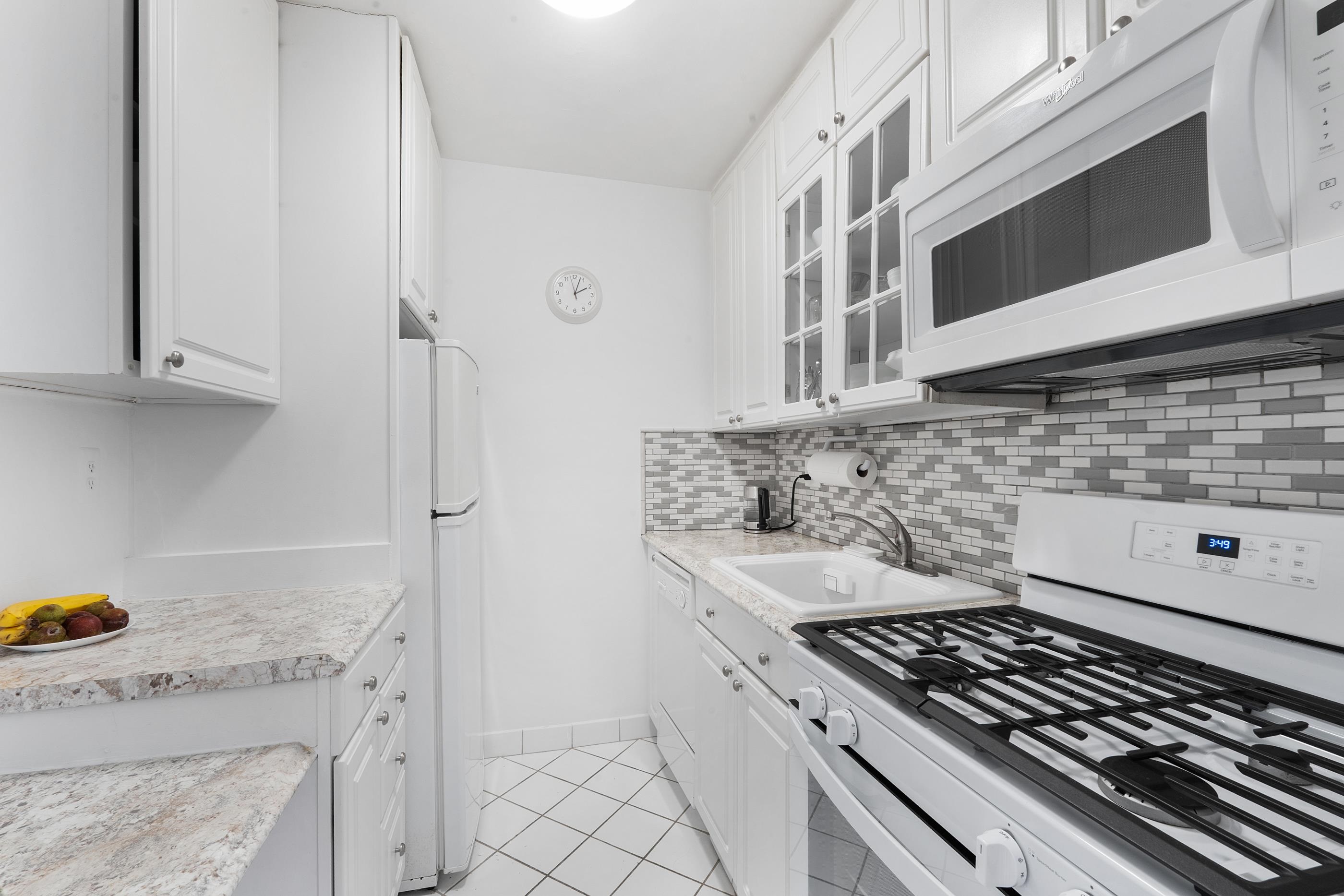 201 ST PAULS AVE #7B