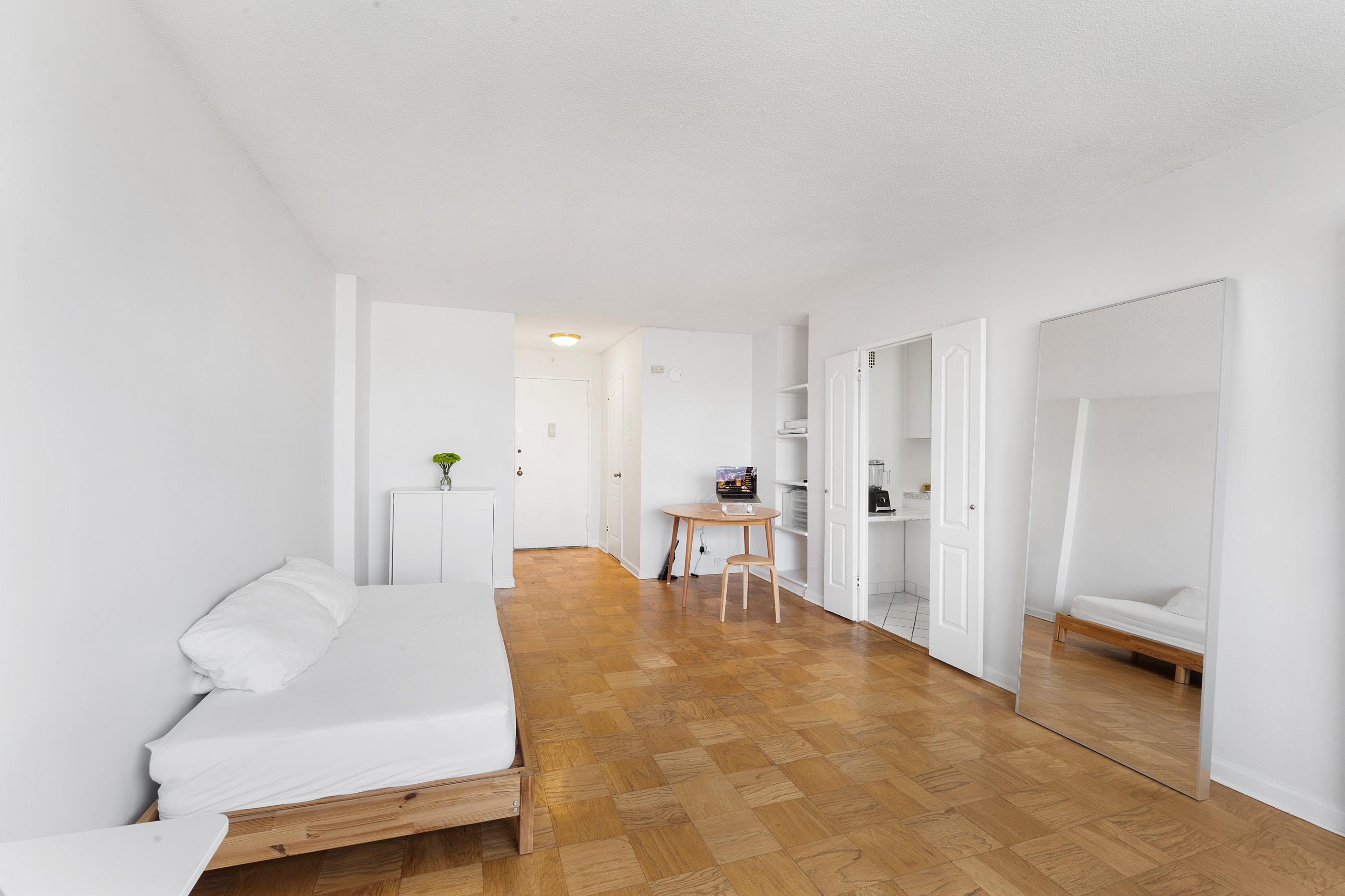 201 ST PAULS AVE #7B