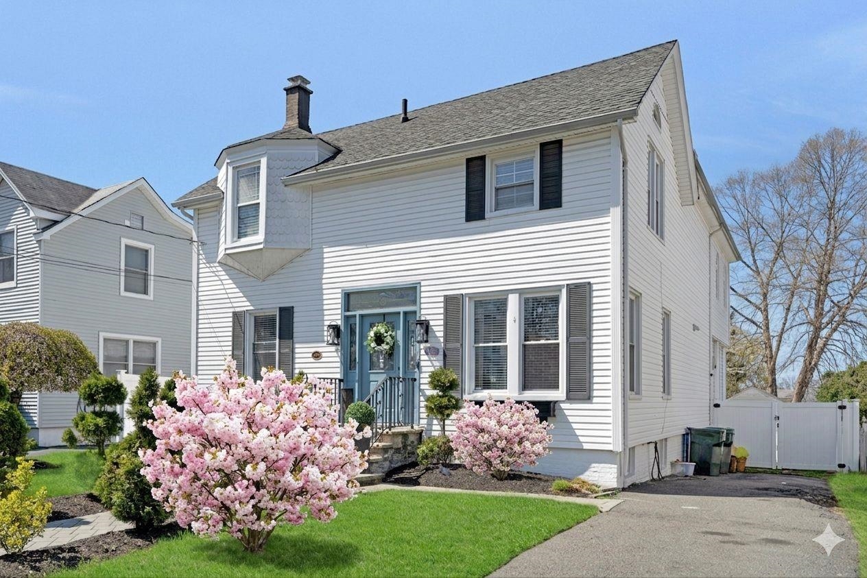 158 CARMITA AVE - Photo 2