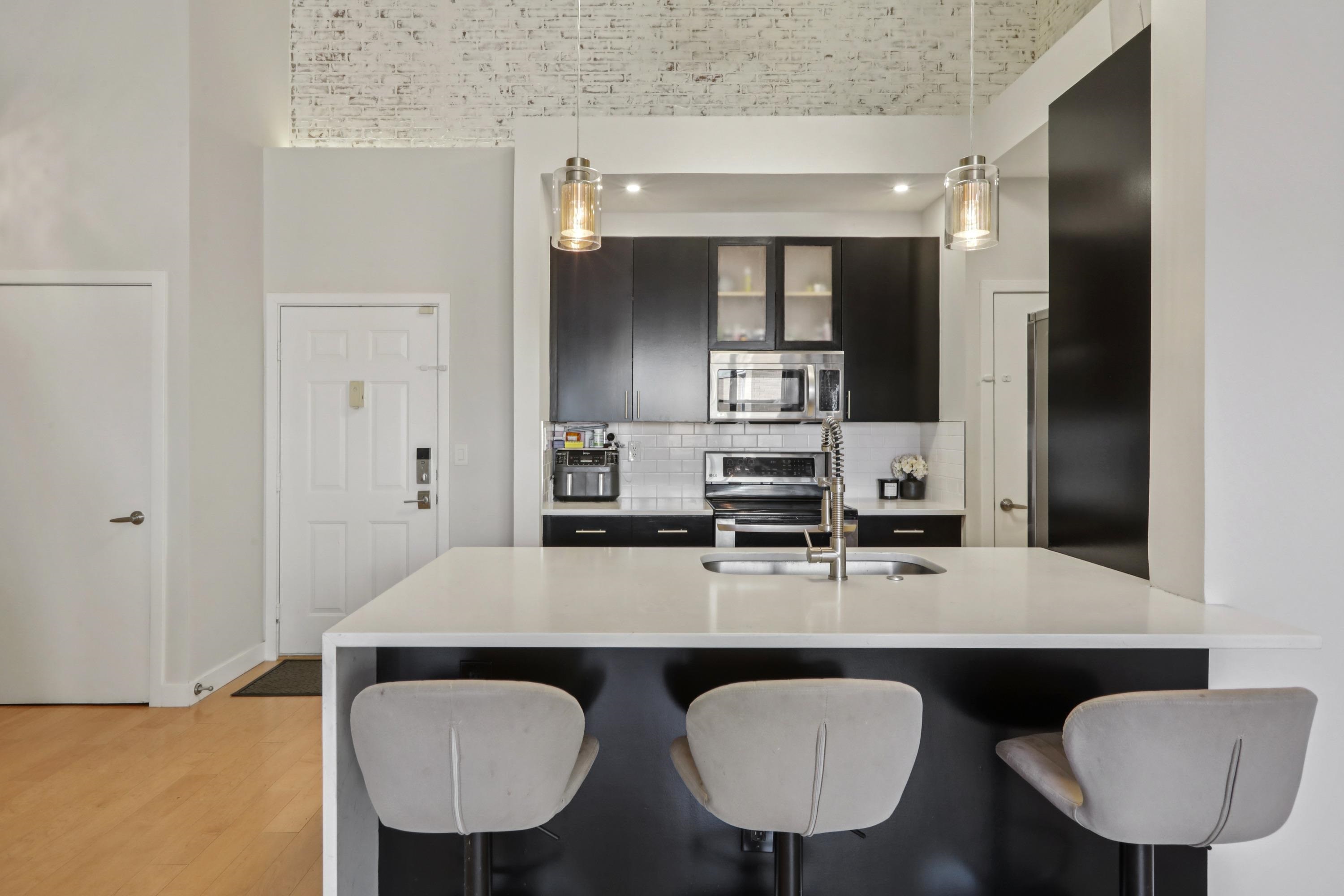 24 AVENUE AT PORT IMPERIAL - Photo 4