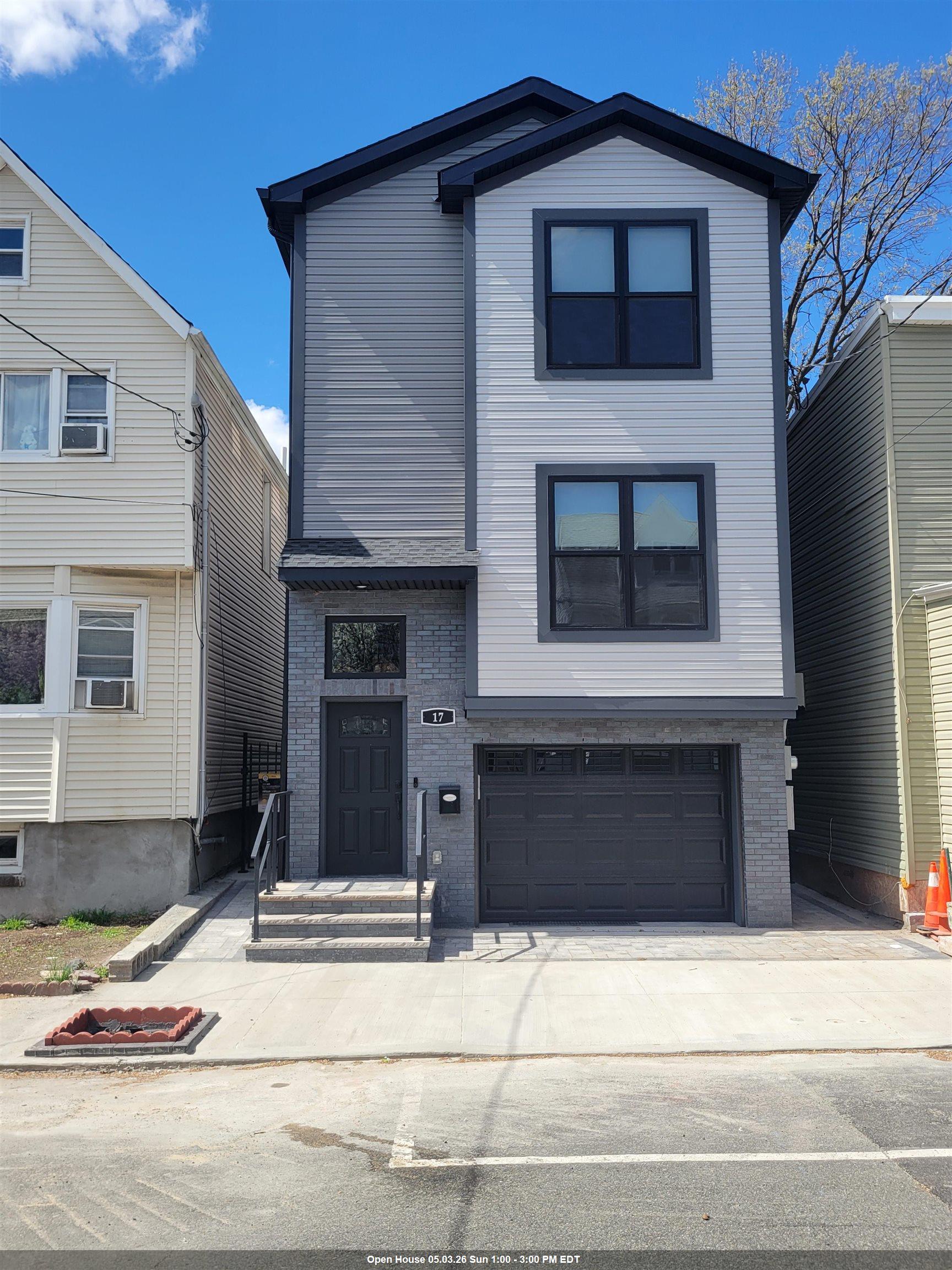 17 HARTLEY PL