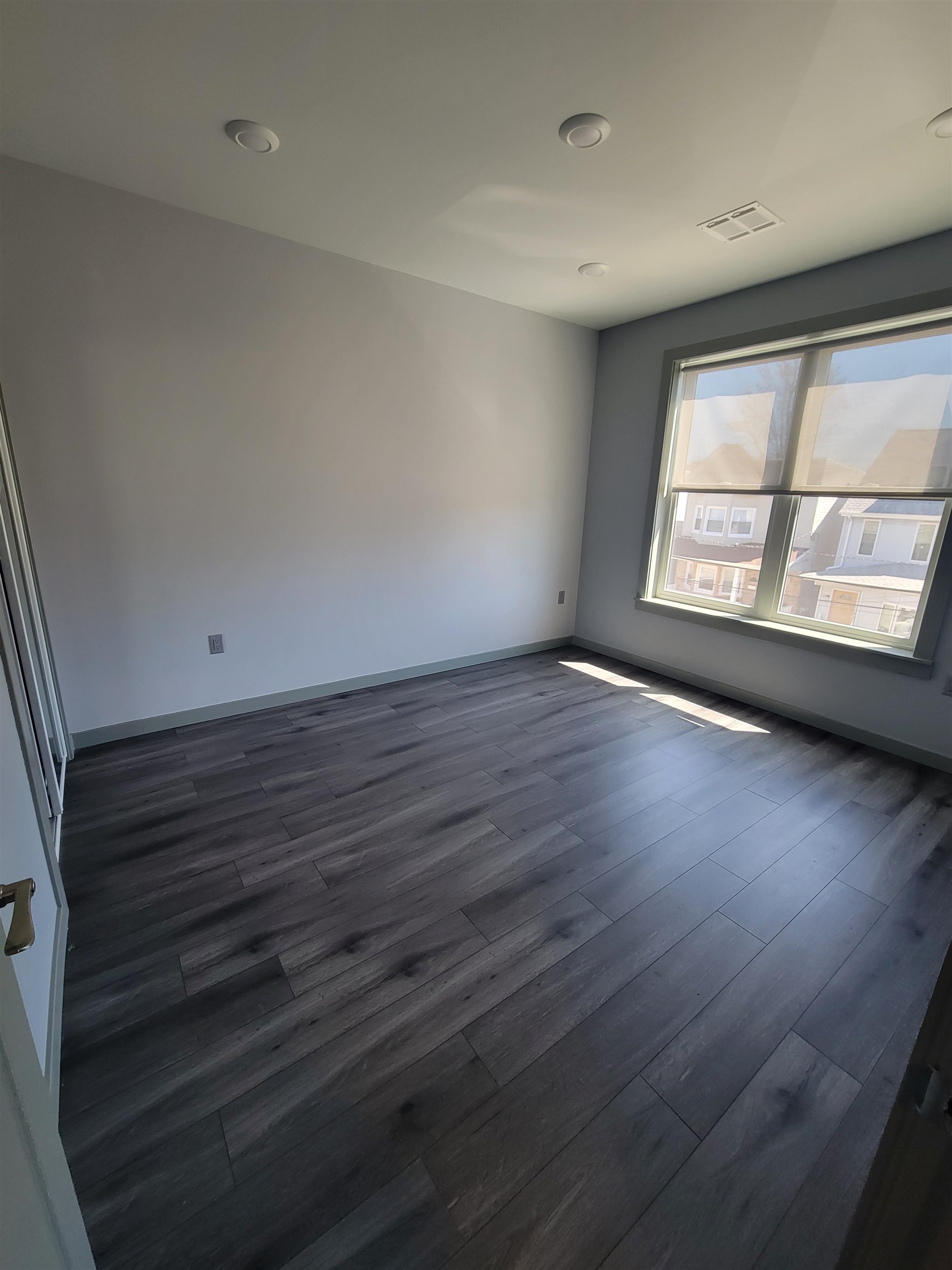 17 HARTLEY PL