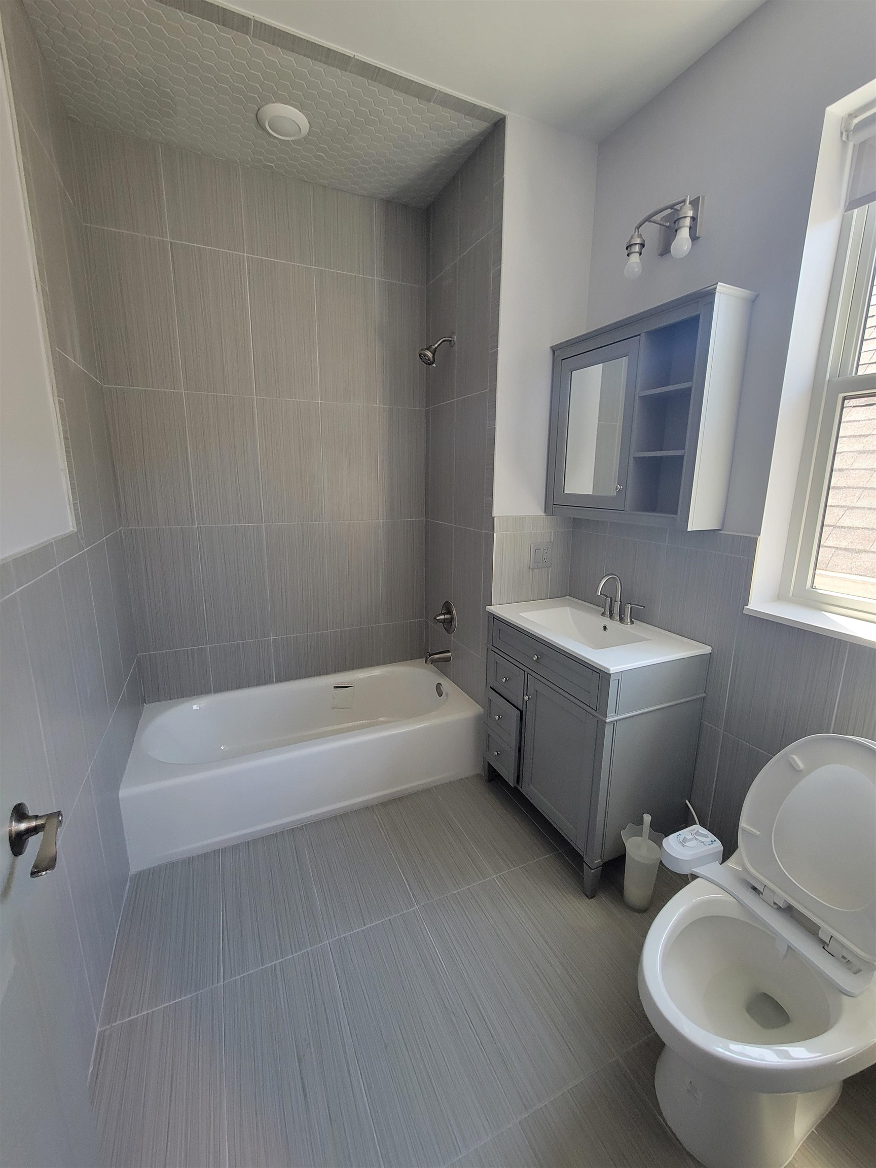 17 HARTLEY PL