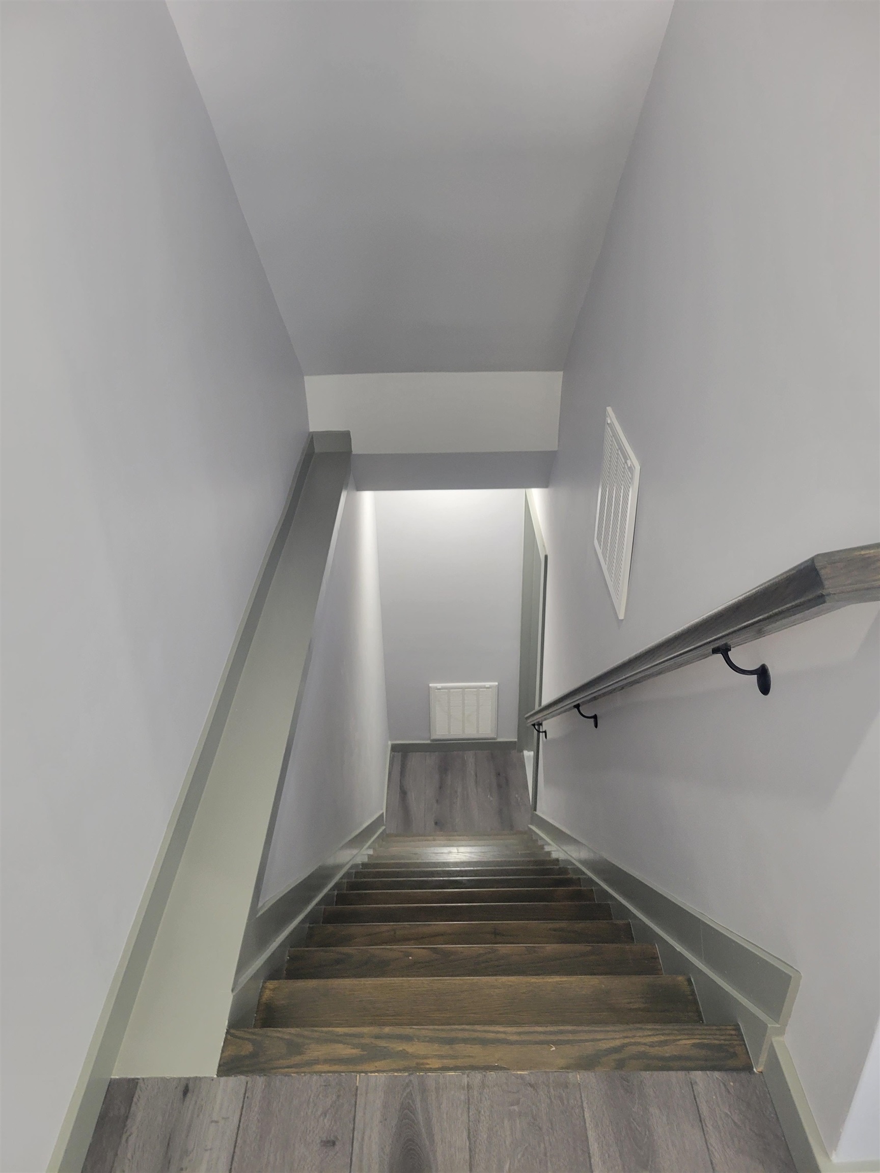 17 HARTLEY PL