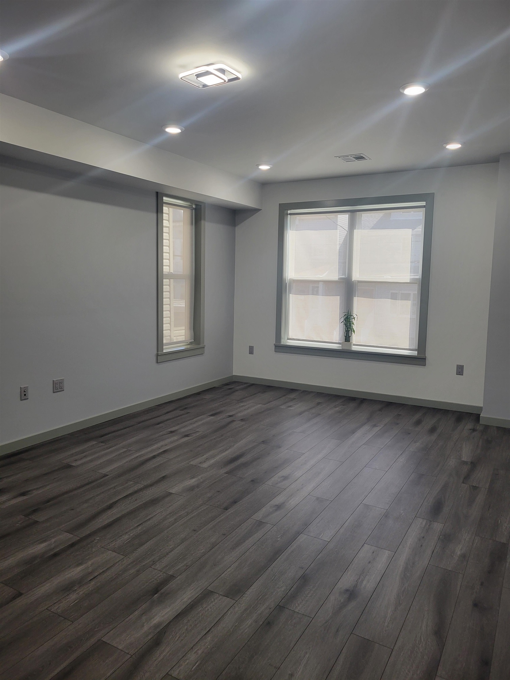 17 HARTLEY PL