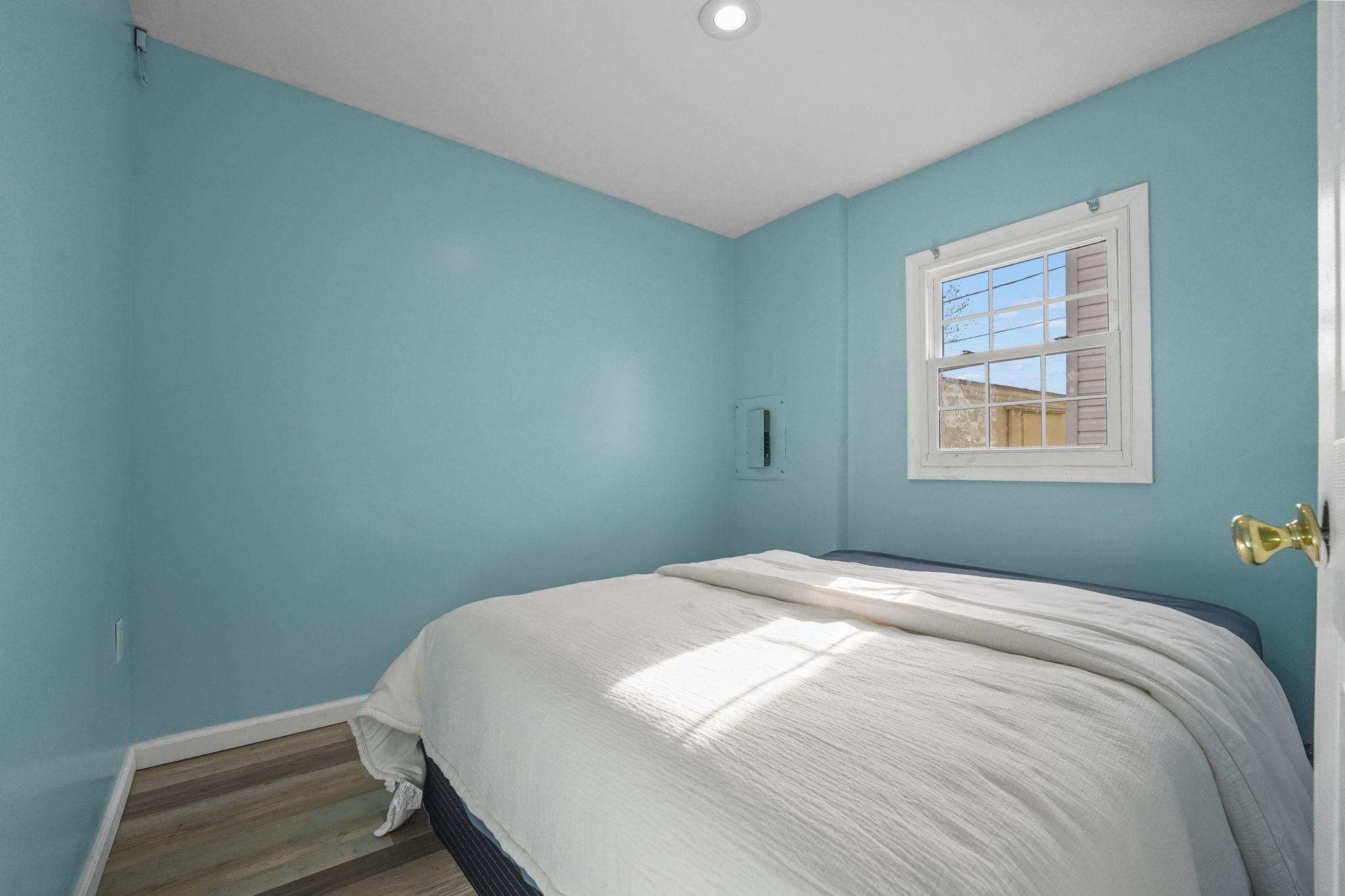21 HELEN DR - Photo 3